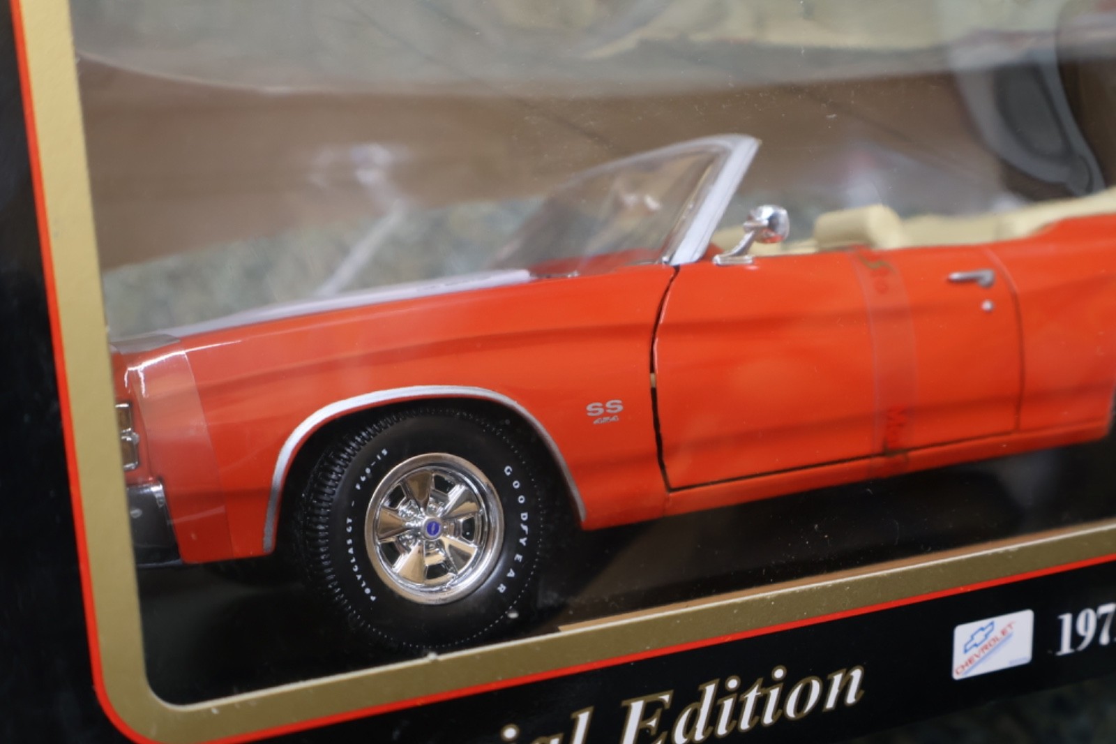Maisto 1:18 1971 Chevrolet Chevelle SS 454 Convertible Model Car in Orange
