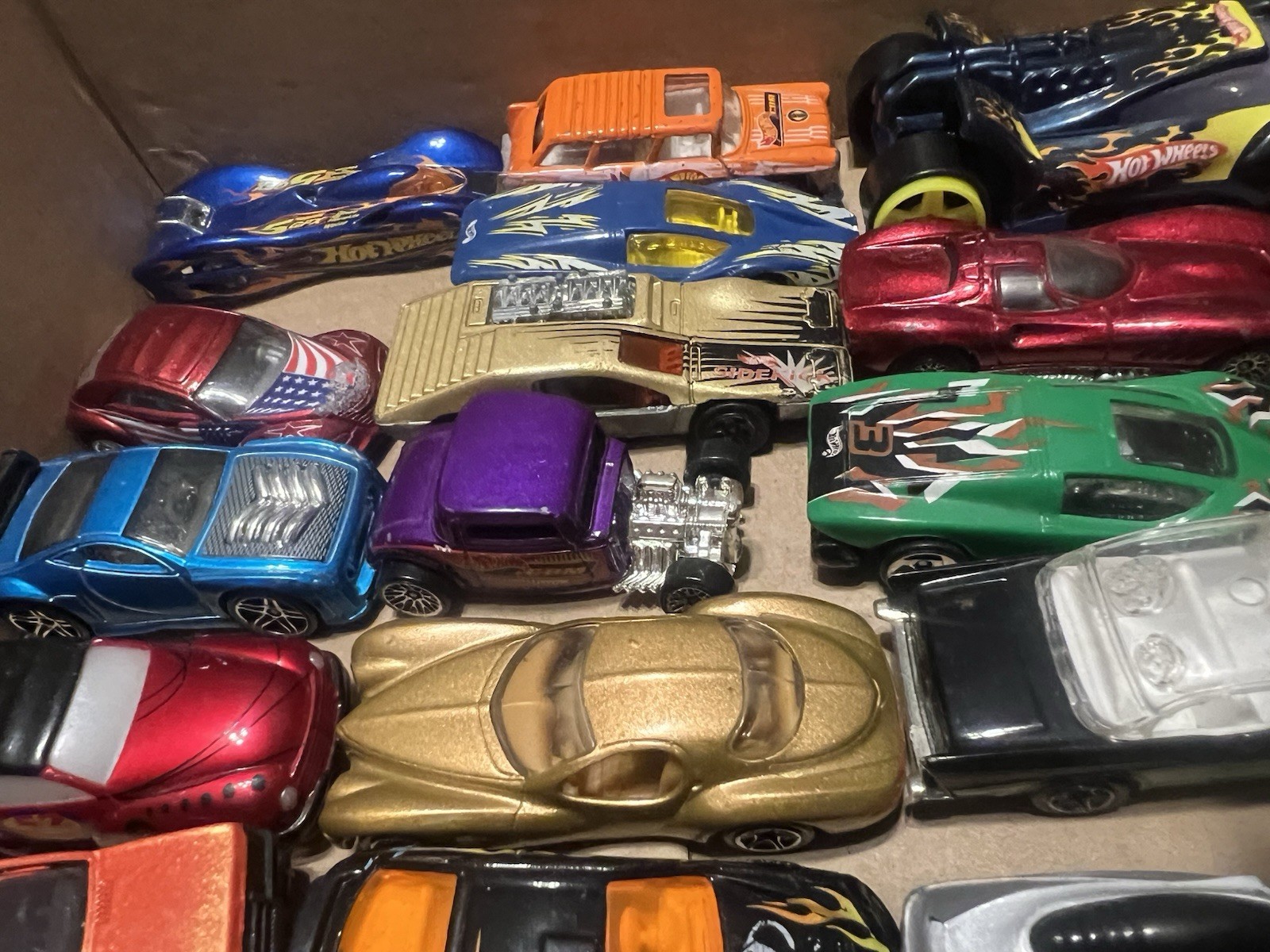 Hot Wheels & Matchbox Lot – 30+ Cars – Mixed Models