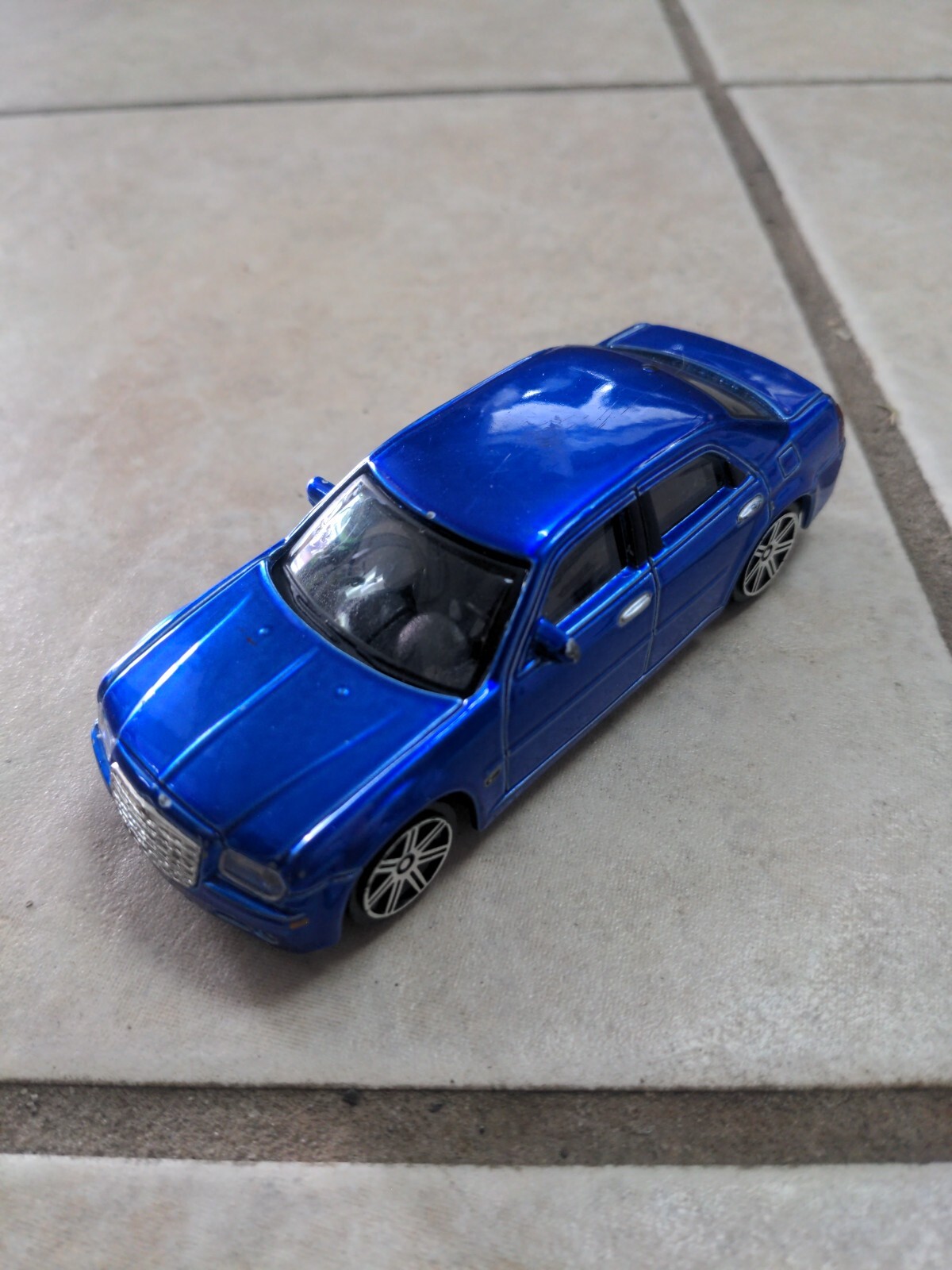 HTF Maisto 2005 Chrysler 300C Hemi 1:43 Scale DieCast Car Playerz Blue Chrome