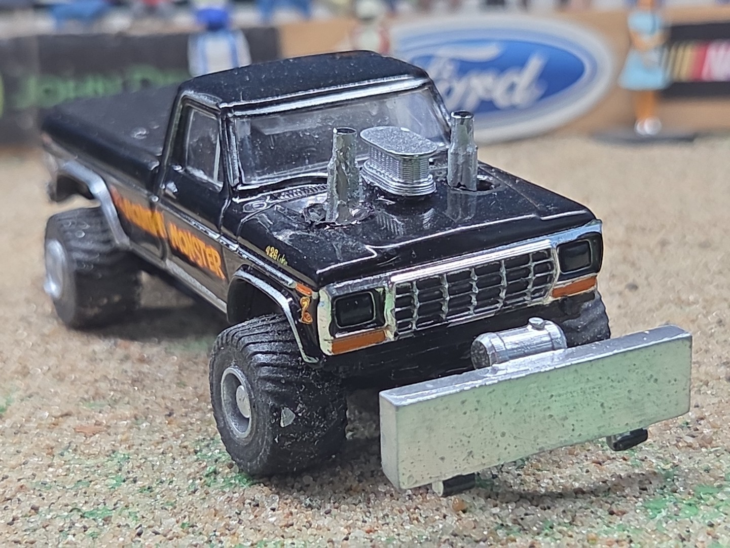 CUSTOM BUILT 1:64 GreenLight 1979 FORD HOT ROD PULLING TRUCK ertl puller dcp 460