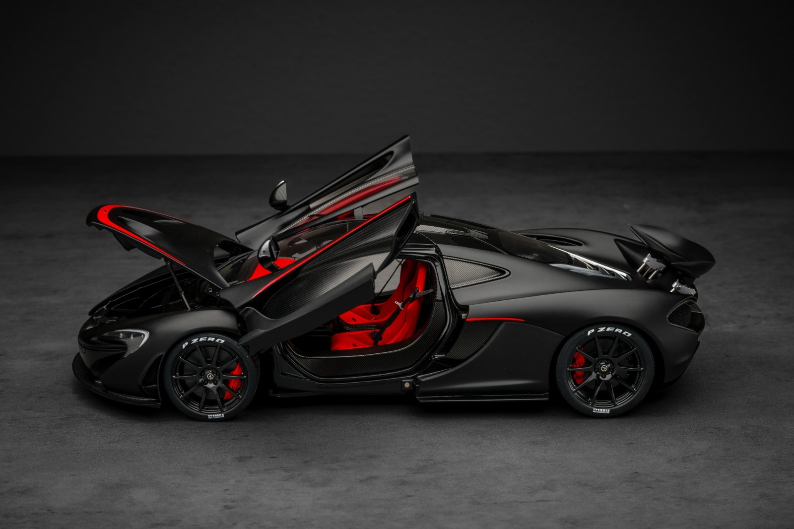 AUTOart 1/18 McLaren P1 Signature Black Matte MIB *RARE*
