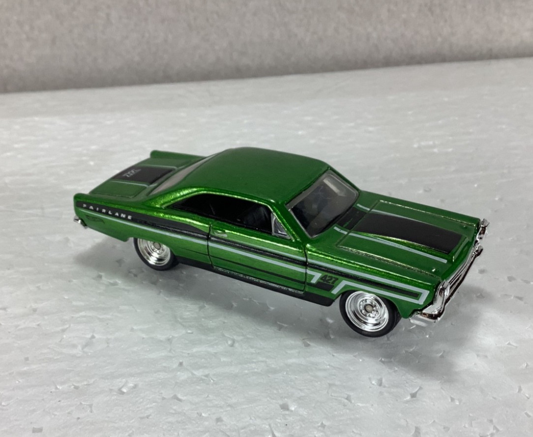 Hot Wheels 2012 SUPER Treasure Hunt 66 FORD 427 FAIRLANE Green NEW !!LOOSE MINT