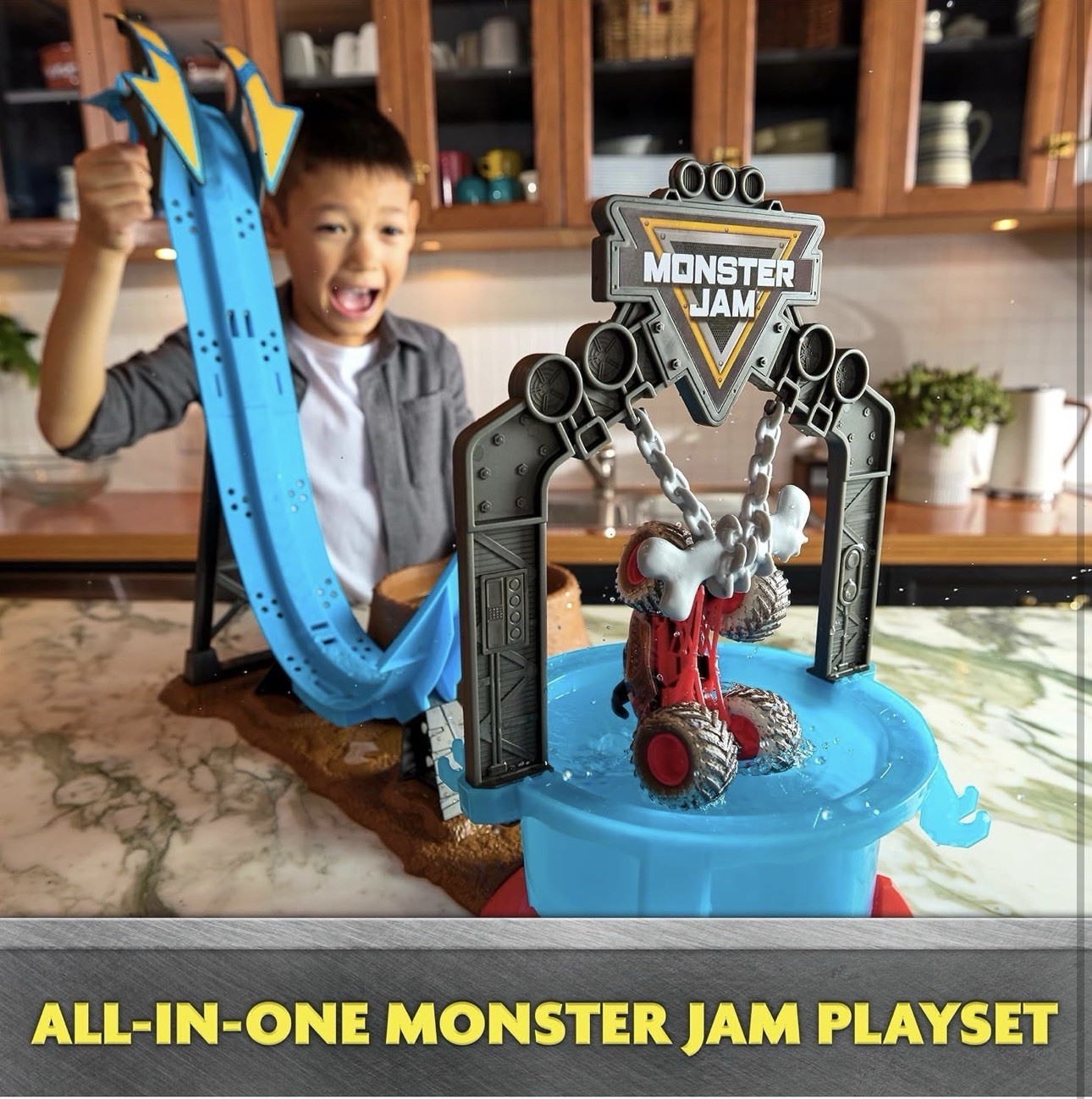 Monster Jam Mud Blasters DUNK TANK + EXCLUSIVE Monster Mutt Dalmatian NEW