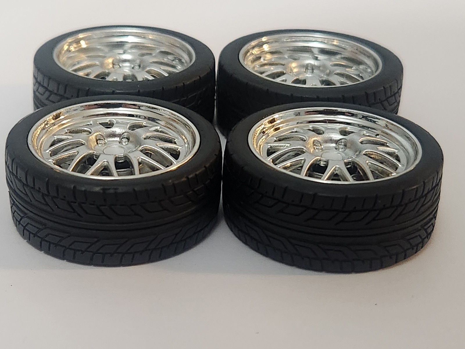 1/18 ACME Street Fighter 18″ Wheel & Tire Set-A1805222W