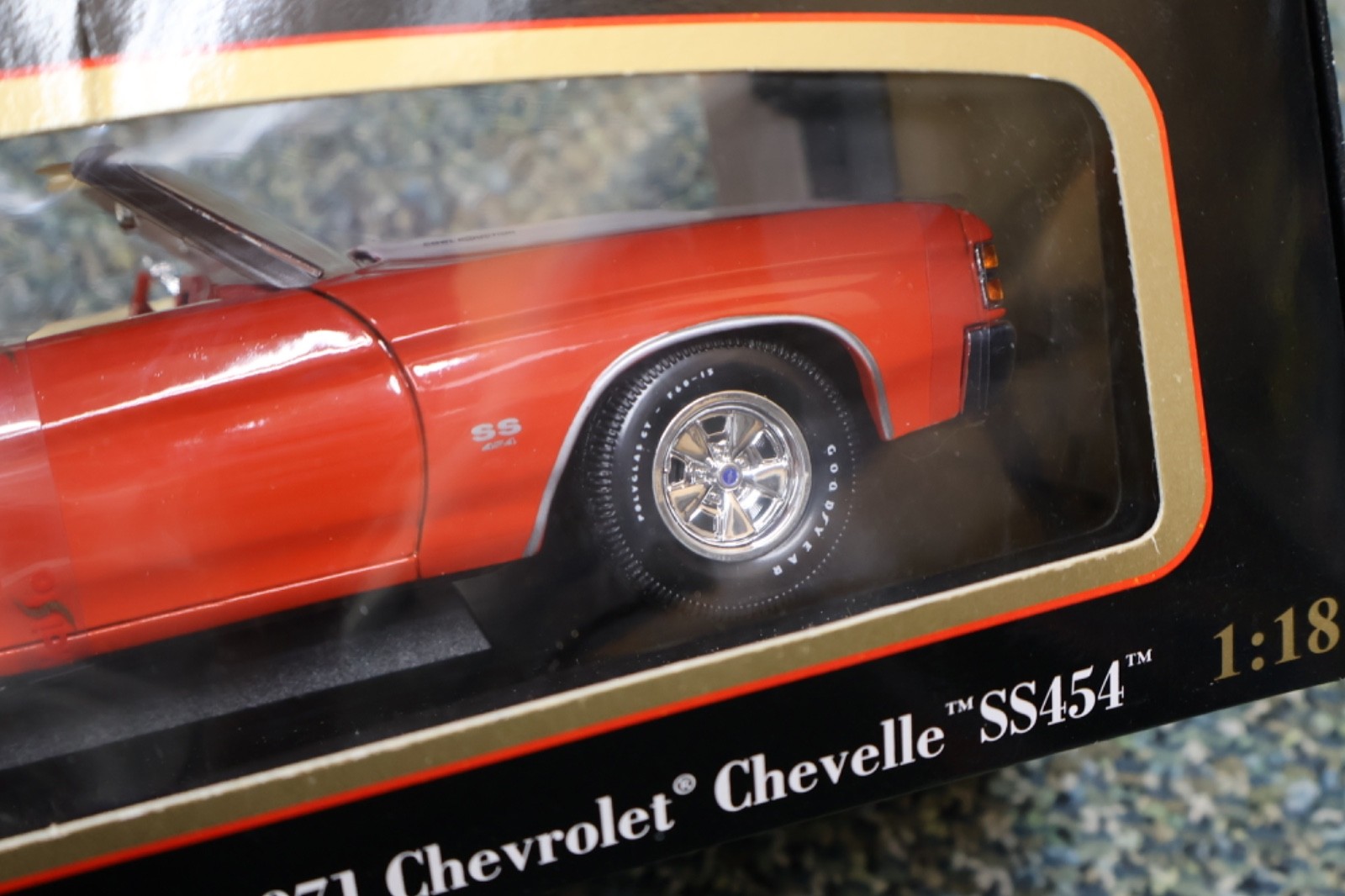 Maisto 1:18 1971 Chevrolet Chevelle SS 454 Convertible Model Car in Orange