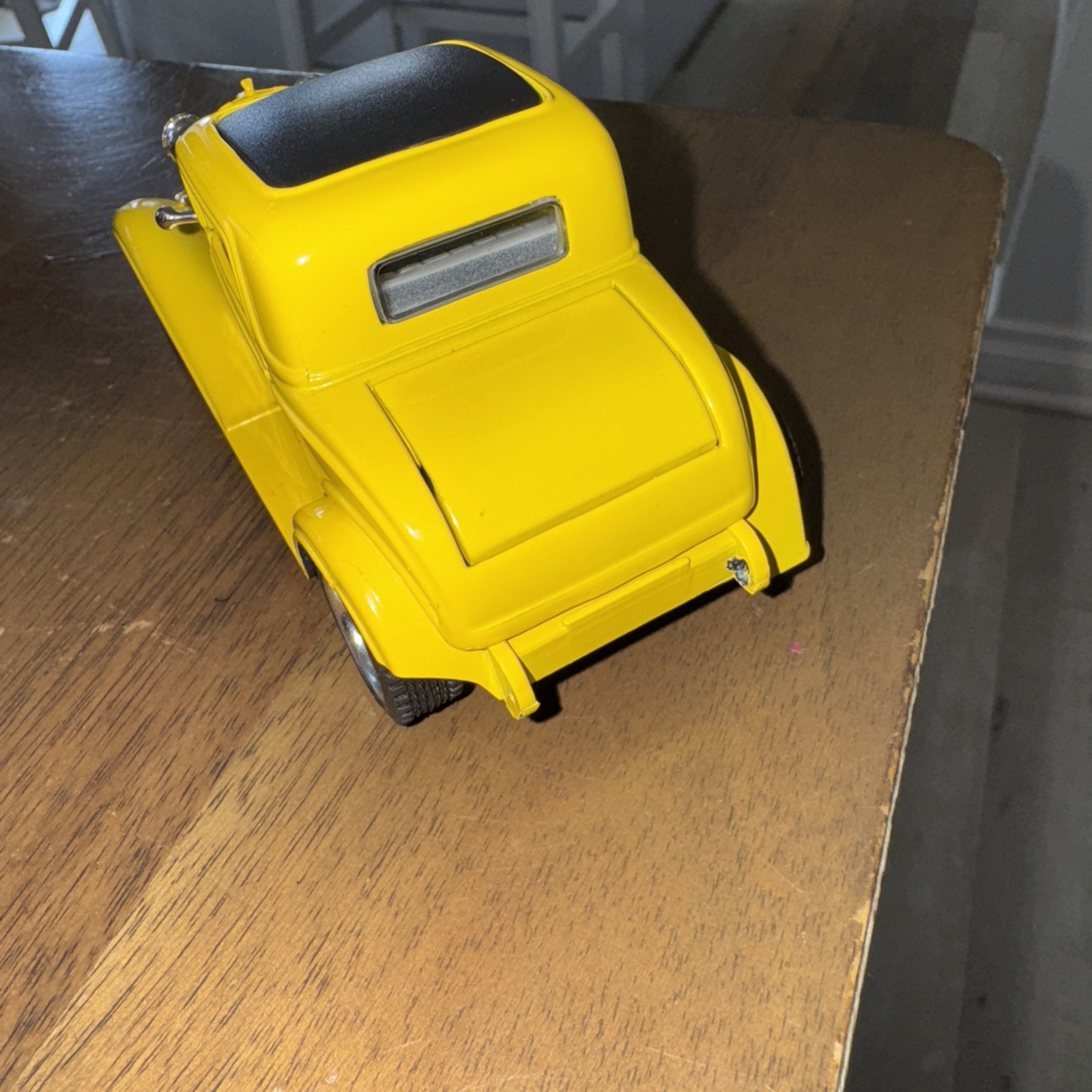 32 FORD COUPE CUSTOM W / REAL RIDERS CUSTOM CHROME YELLOW & CLEARCOATED 1:32%