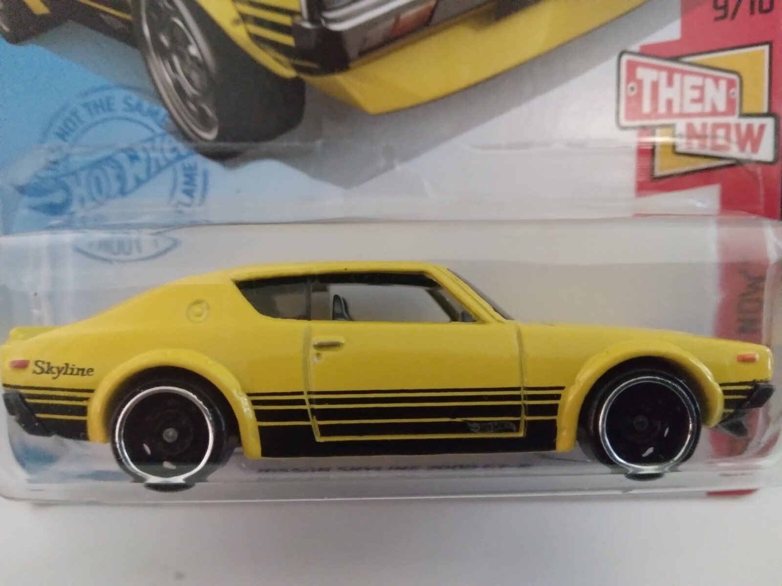 HOT WHEELS 2021-180 THEN and NOW NISSAN SKYLINE 2000 GT-R 9/10 YELLOW DD/8