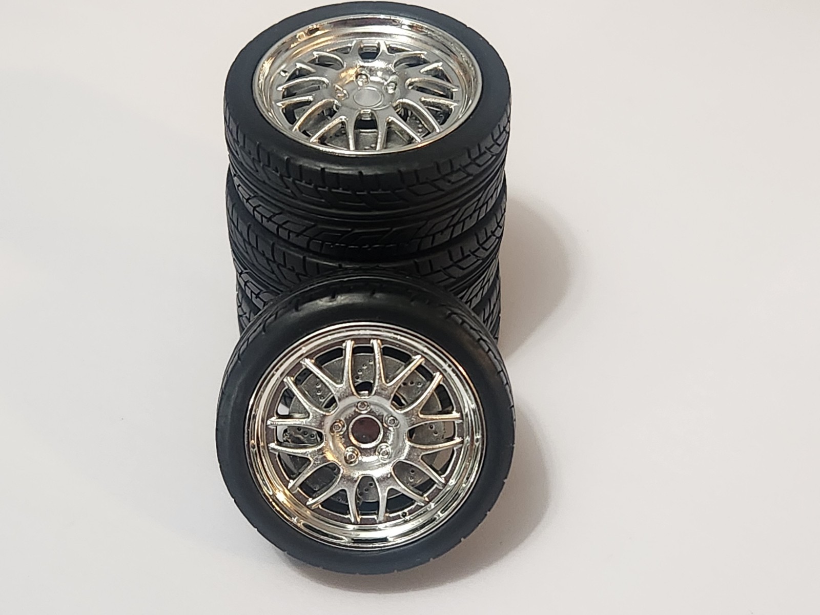 1/18 ACME Street Fighter 18″ Wheel & Tire Set-A1805222W