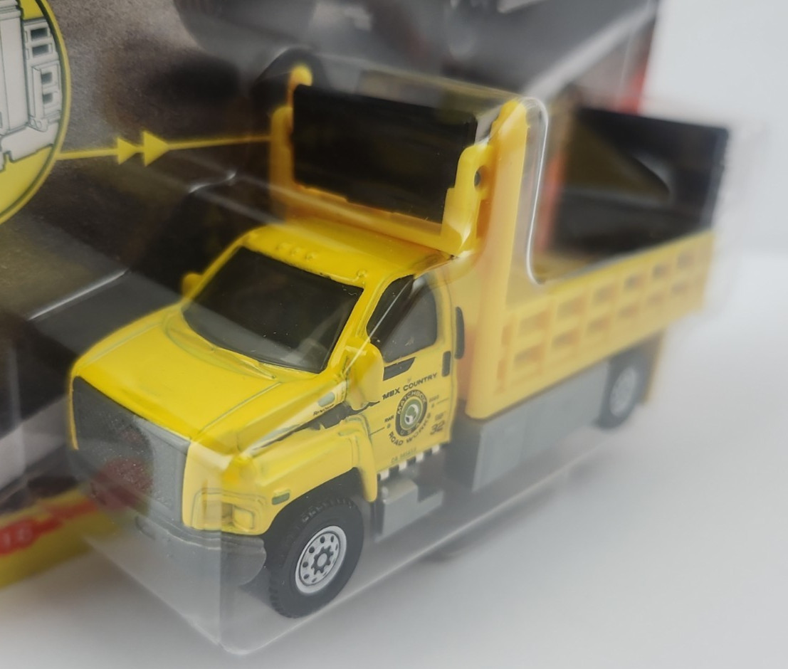 2 Matchbox Matchbox GMC 3500 Attenuator Truck Orange Yellow Working Rigs