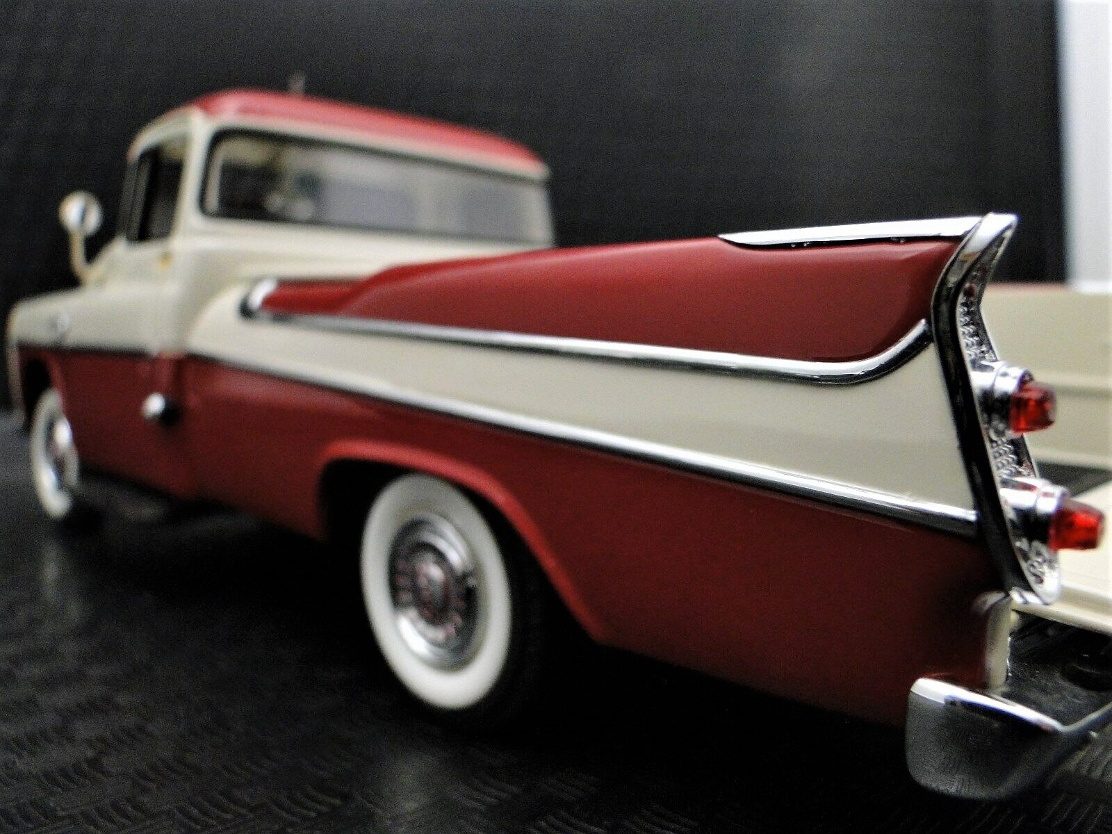 Dodge Chrysler Plymouth Ram Pickup Truck Car Classic Wagon Carousel Red1 24 1 18