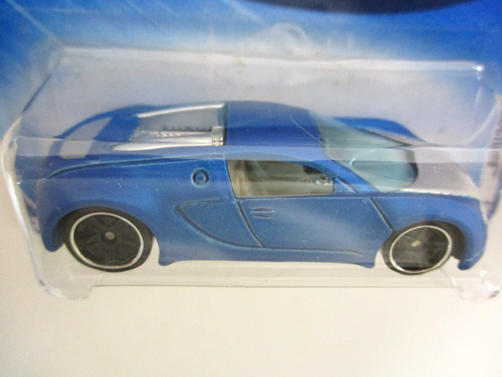 HOT WHEELS – HOT AUCTION – BUGATTI VEYRON (MATTE BLUE) – DIECAST