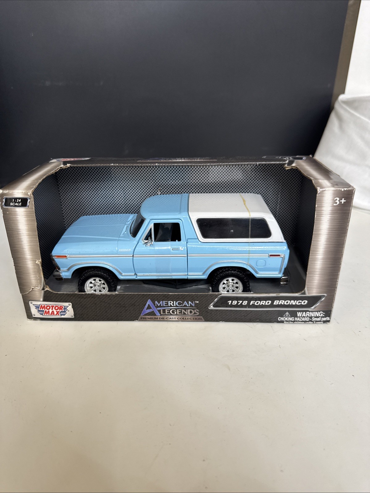 1978 Ford Bronco Light Blue and White “AMERICAN Legends” Series 1/24 MOTOR MAX