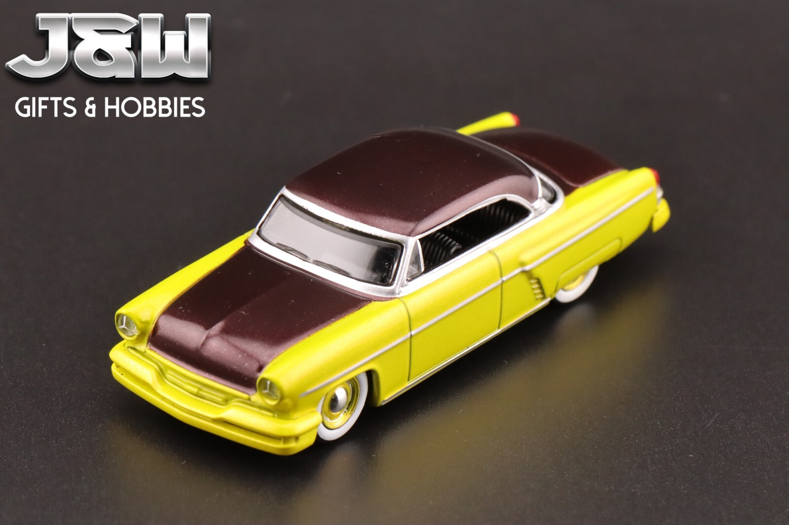MINI GT Lincoln Capri Custom Hot Rod 1954 Lime Yellow MGT00794 1/64
