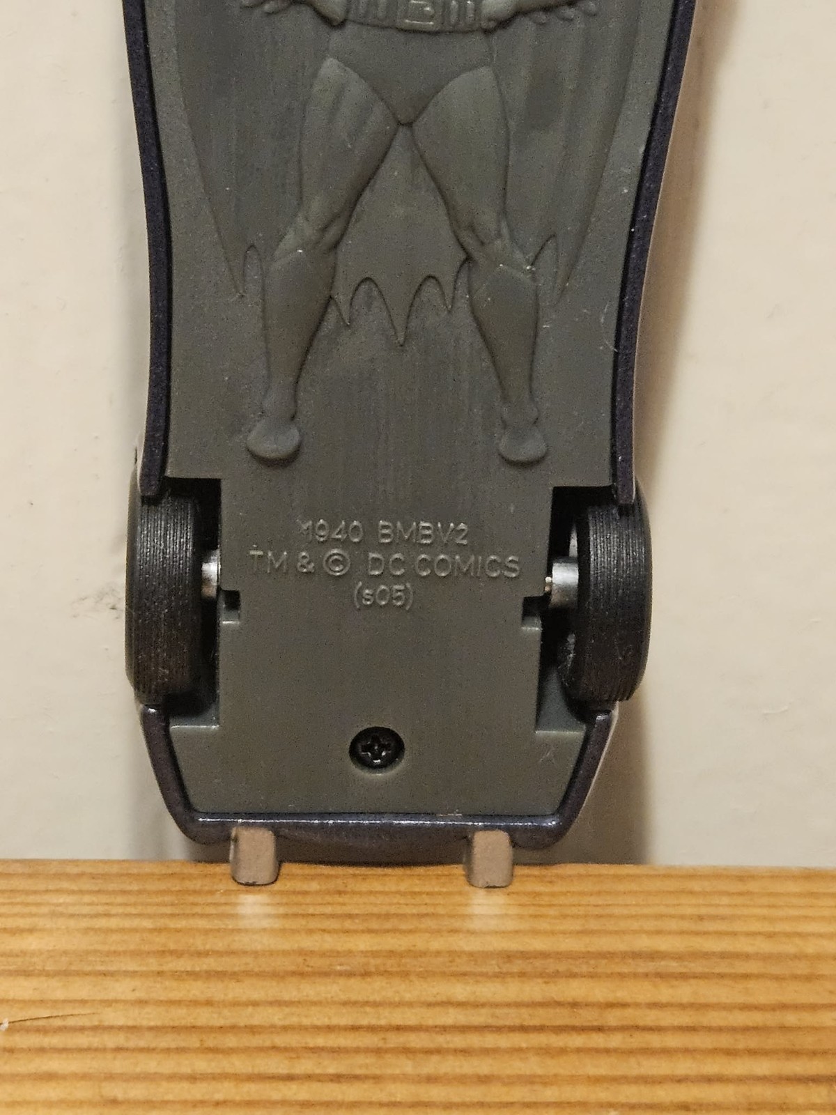 Corgi BATMAN: 1940’s DC Comics BATMOBILE ~ Model No. 77317 ~ Scale 1:43