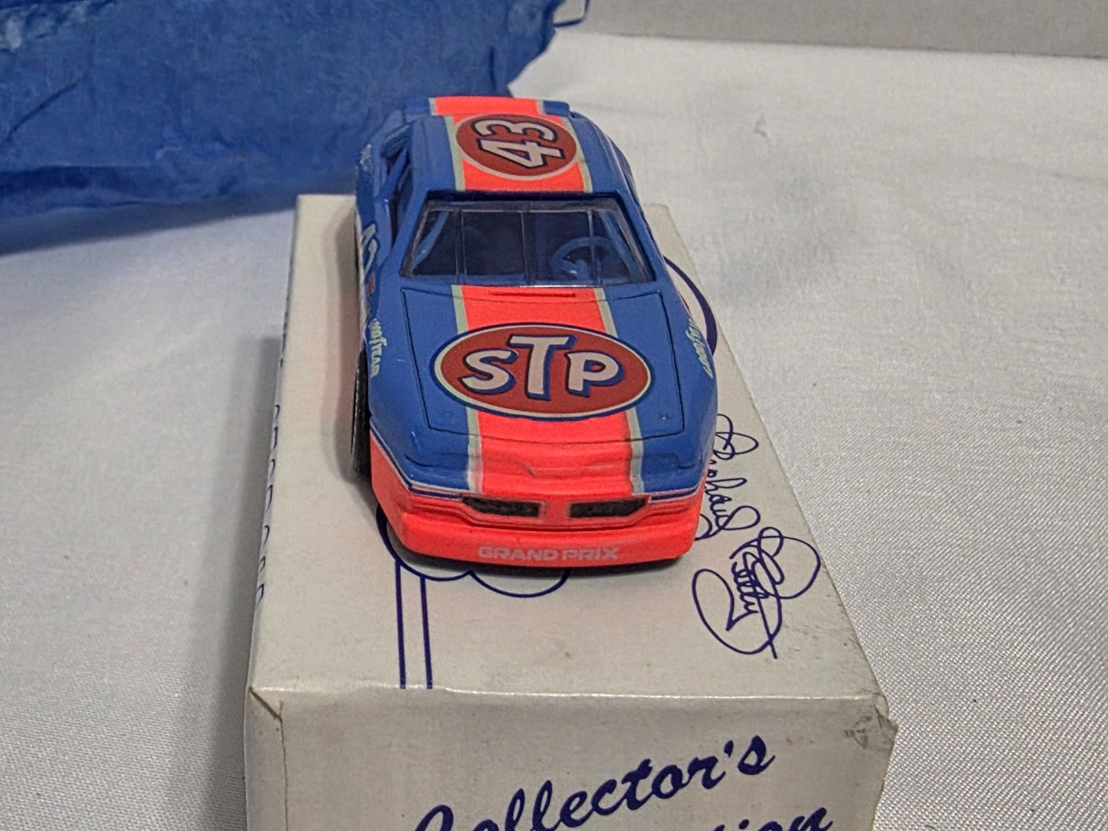 RICHARD PETTY #43 STP ATLANTA GEORGIA REVELL LAST RACE STOCK CAR 1:64 1992