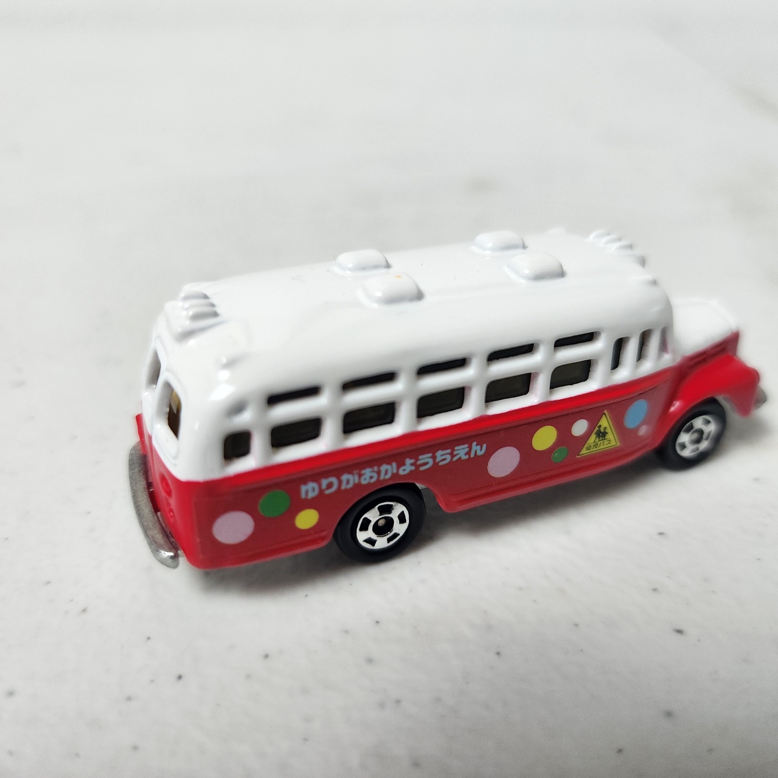 Tomica Isuzu Bonnet Bus No 6, 1:110 Scale