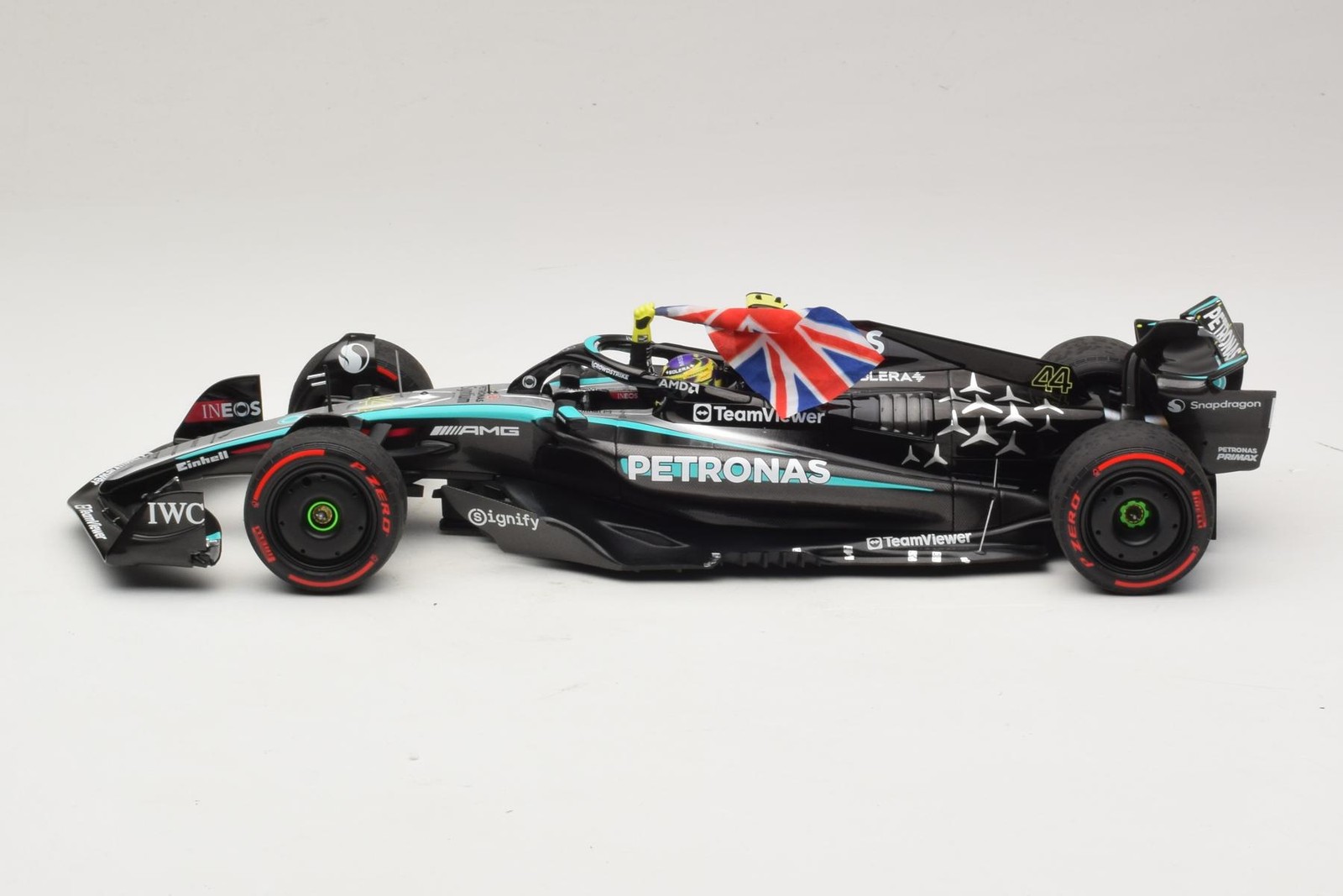 Mercedes AMG W15 L. Hamilton Winner British GP 2024 Minichamps 1:18 | 110241244