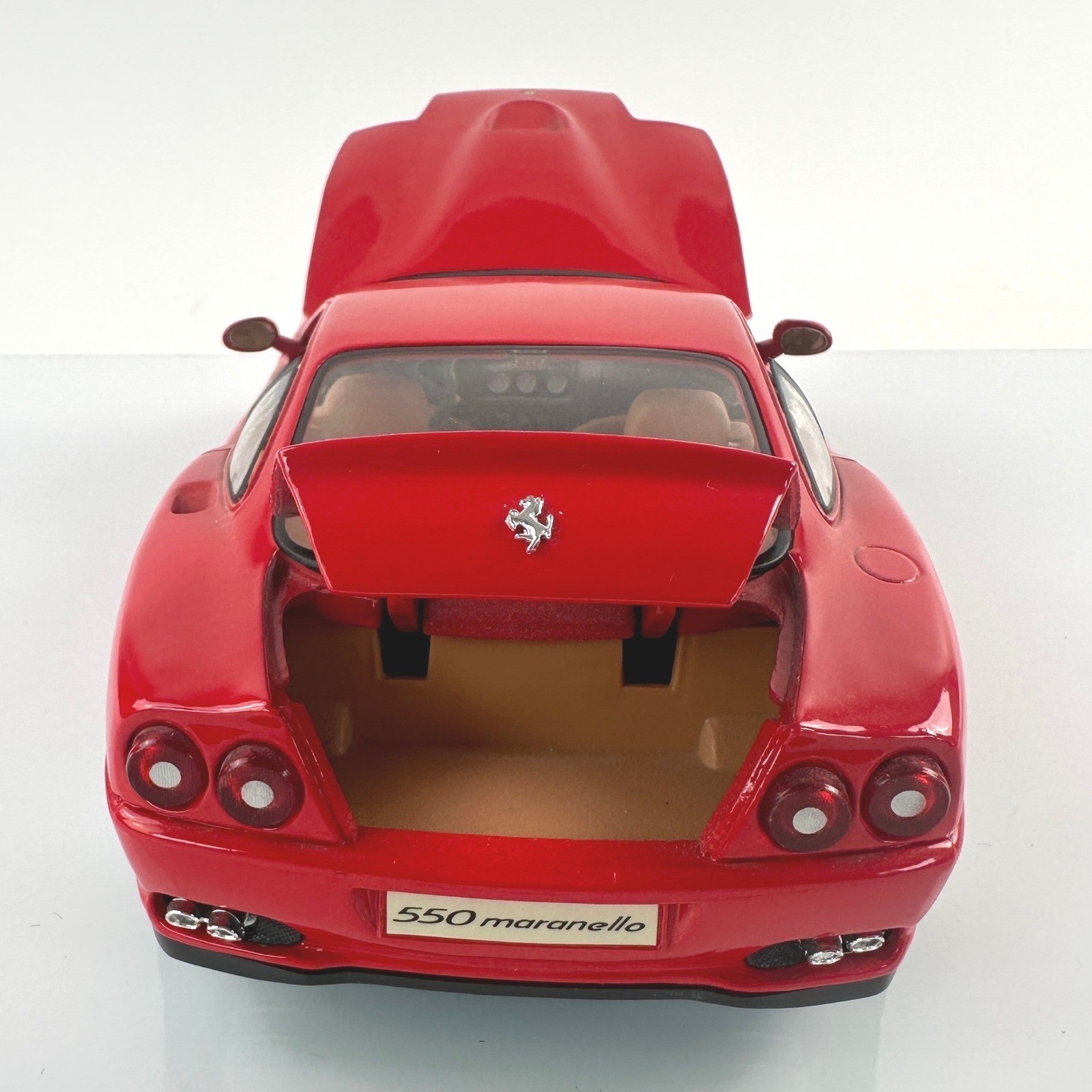Ferrari Diecast Model Car Red 550 Maranello Pininfarina 1:18 Rosso Corsa