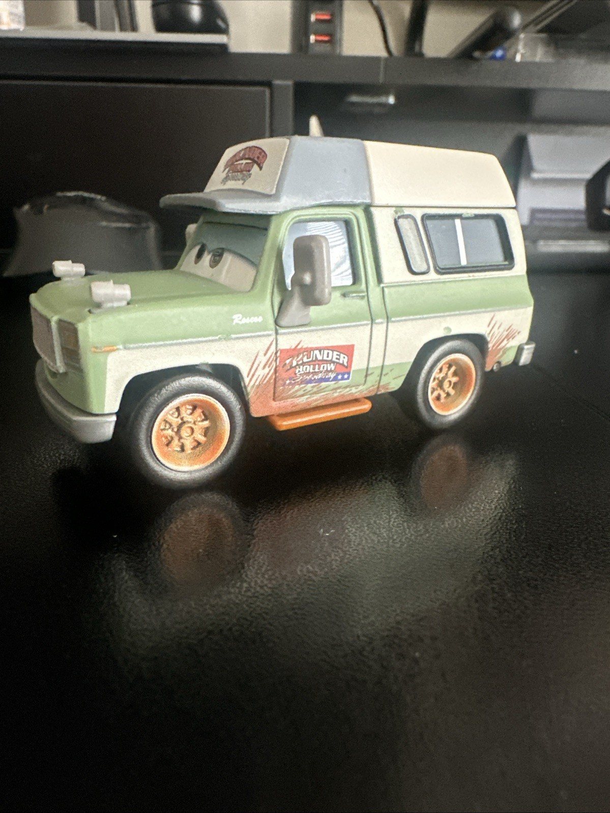 Disney Pixar Cars Roscoe Deluxe Thunder Hollow Diecast