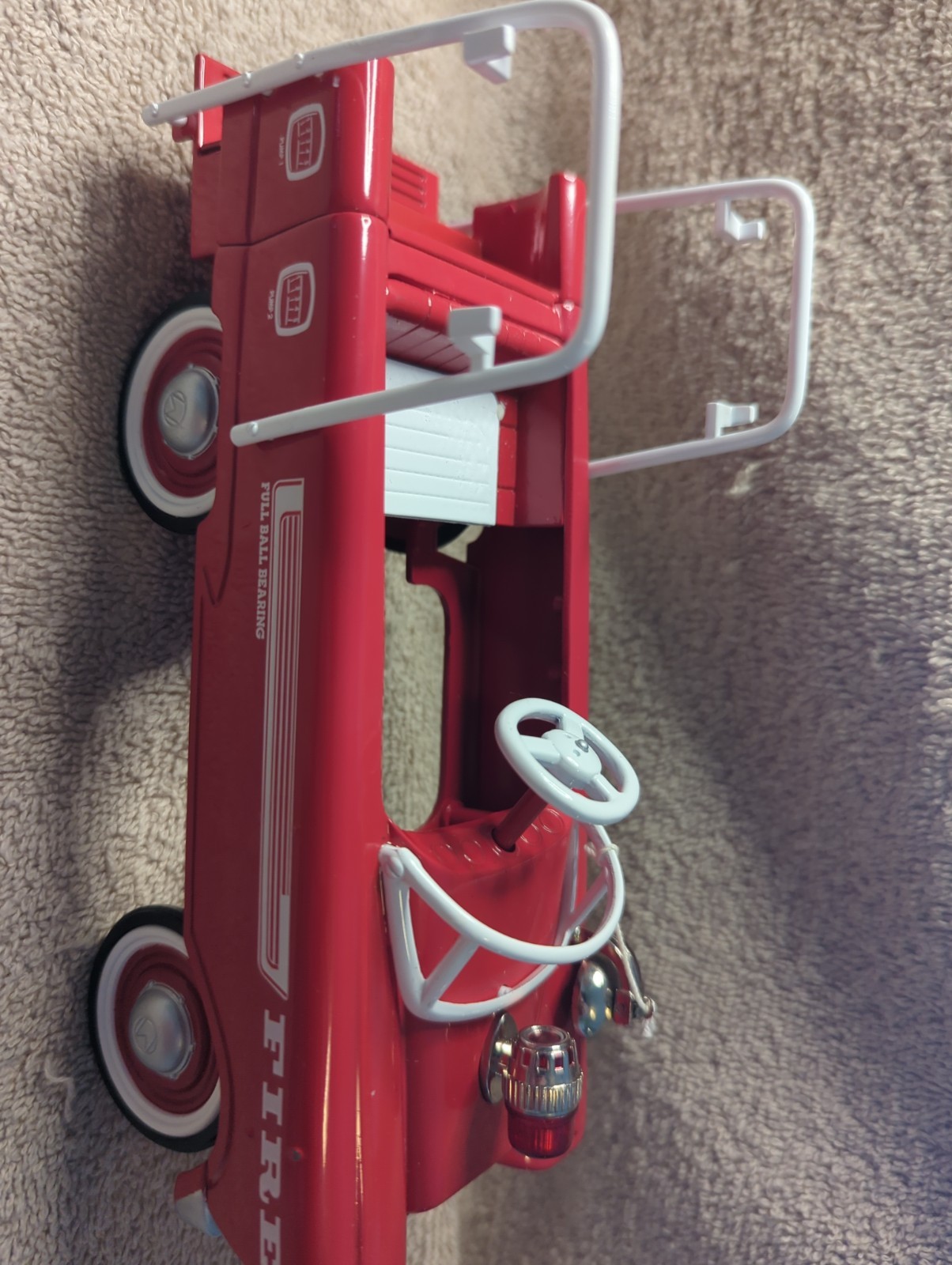 Vintage 1995 Hallmark Kiddie Car Classics 1962 Murray Super Deluxe Fire Truck