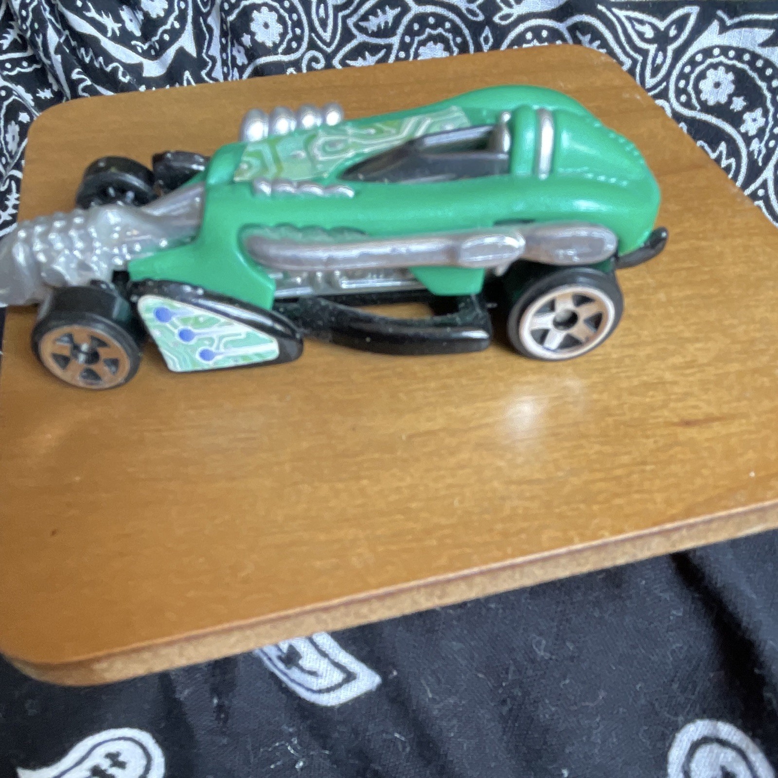Hot Wheels McDonald’s corporationGreen/Silver/Black Diecast Car 1:64 2002 Loose