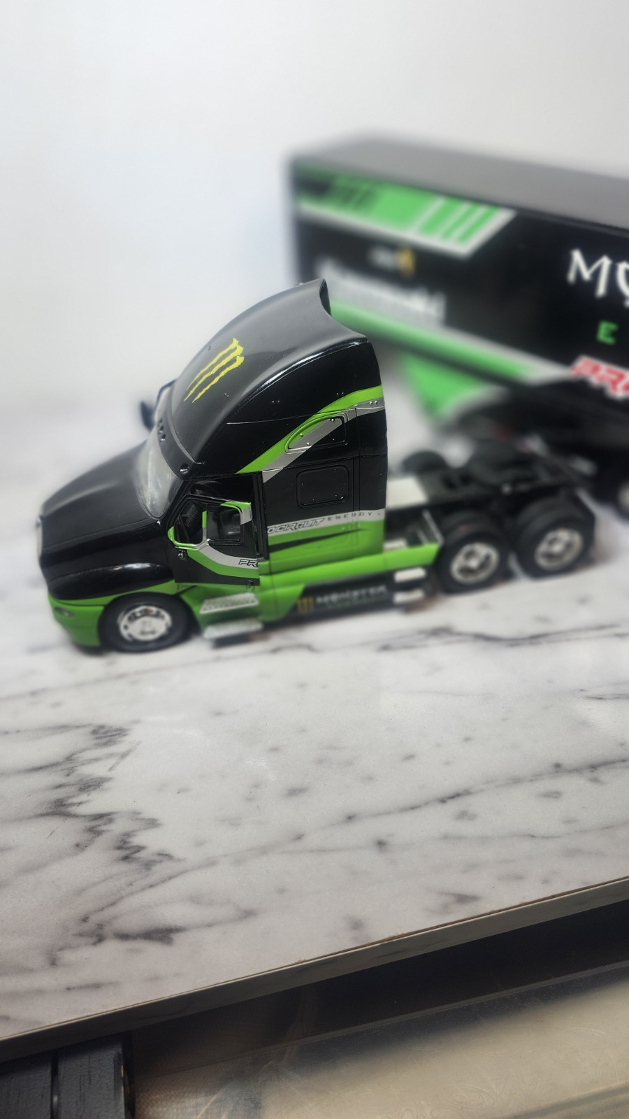 Thor Kawasaki Monster Energy Diecast 1:32 Tractor Trailer
