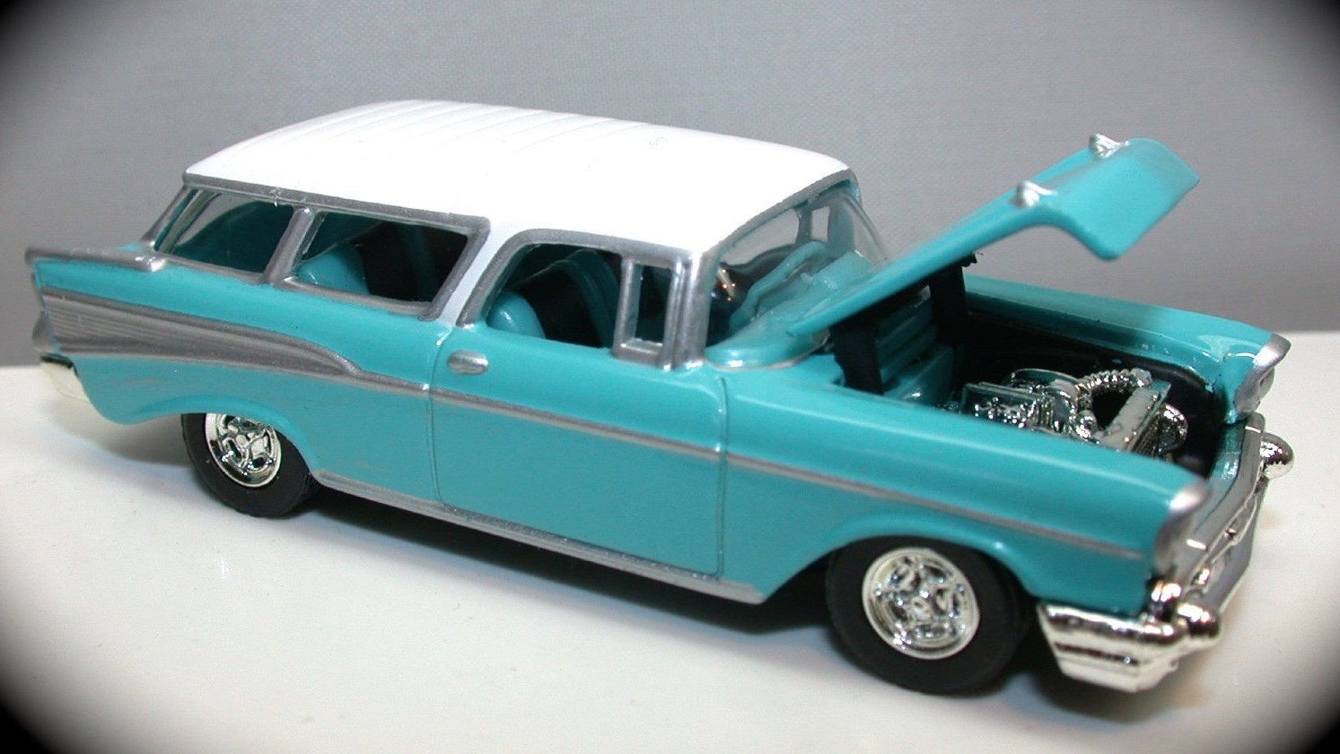 Hot Wheels 100% Cool Collectibles, ’57 Chevy Nomad, Cool ‘N Custom, NEW – No Box