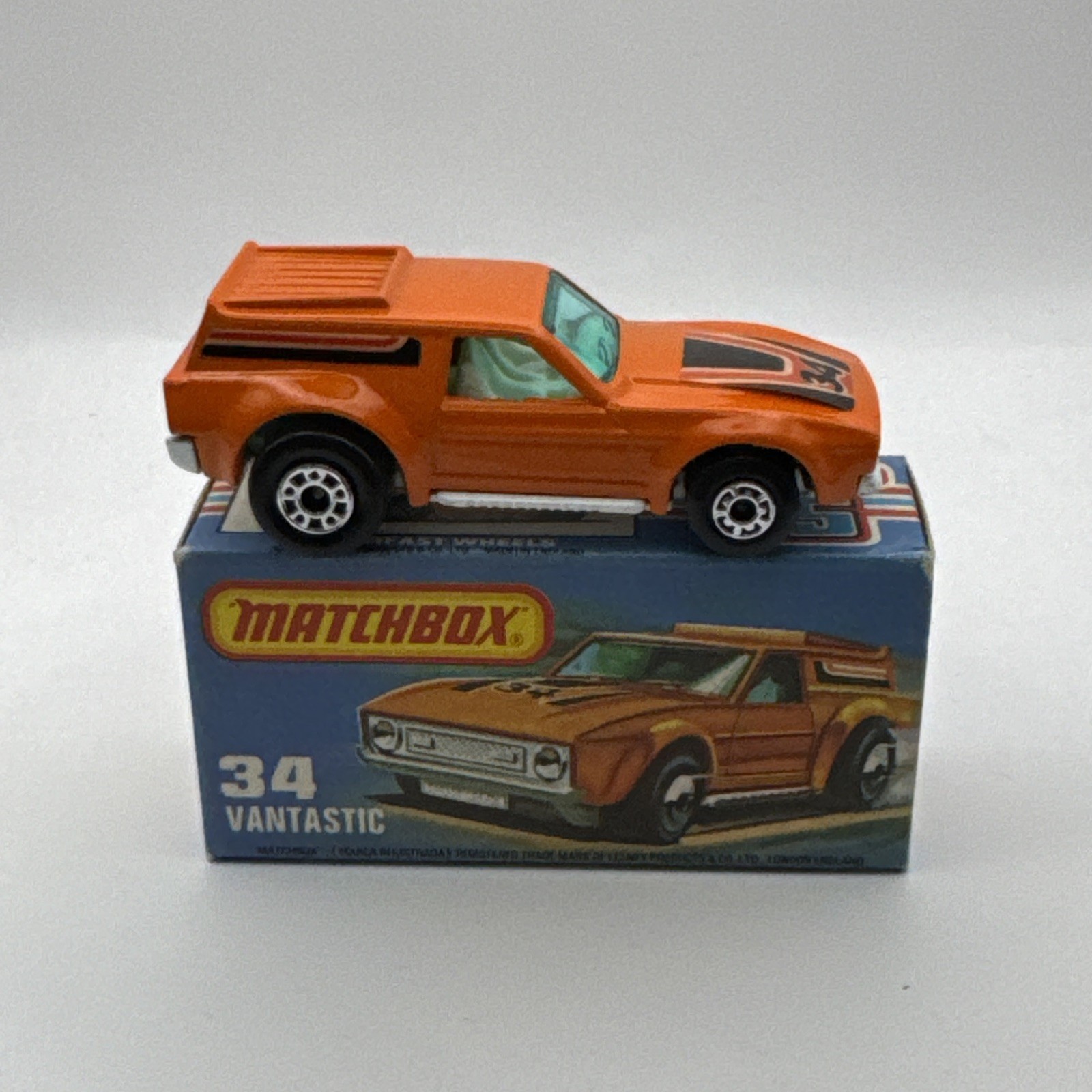 Matchbox Lesney Superfast MB34 Vantastic w/K Box