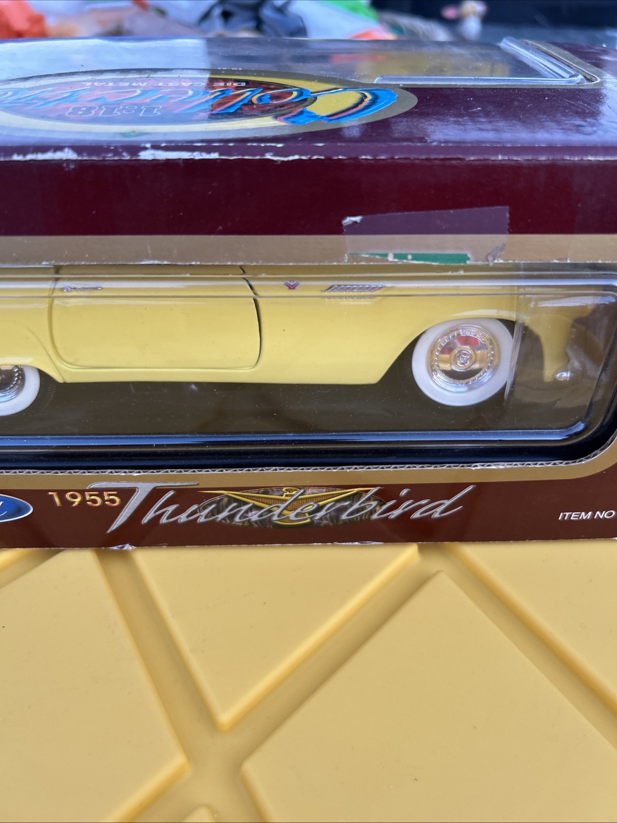 Road Legends Yat Ming 1955 Thunderbird Yellow removable top scale 1:18 Used
