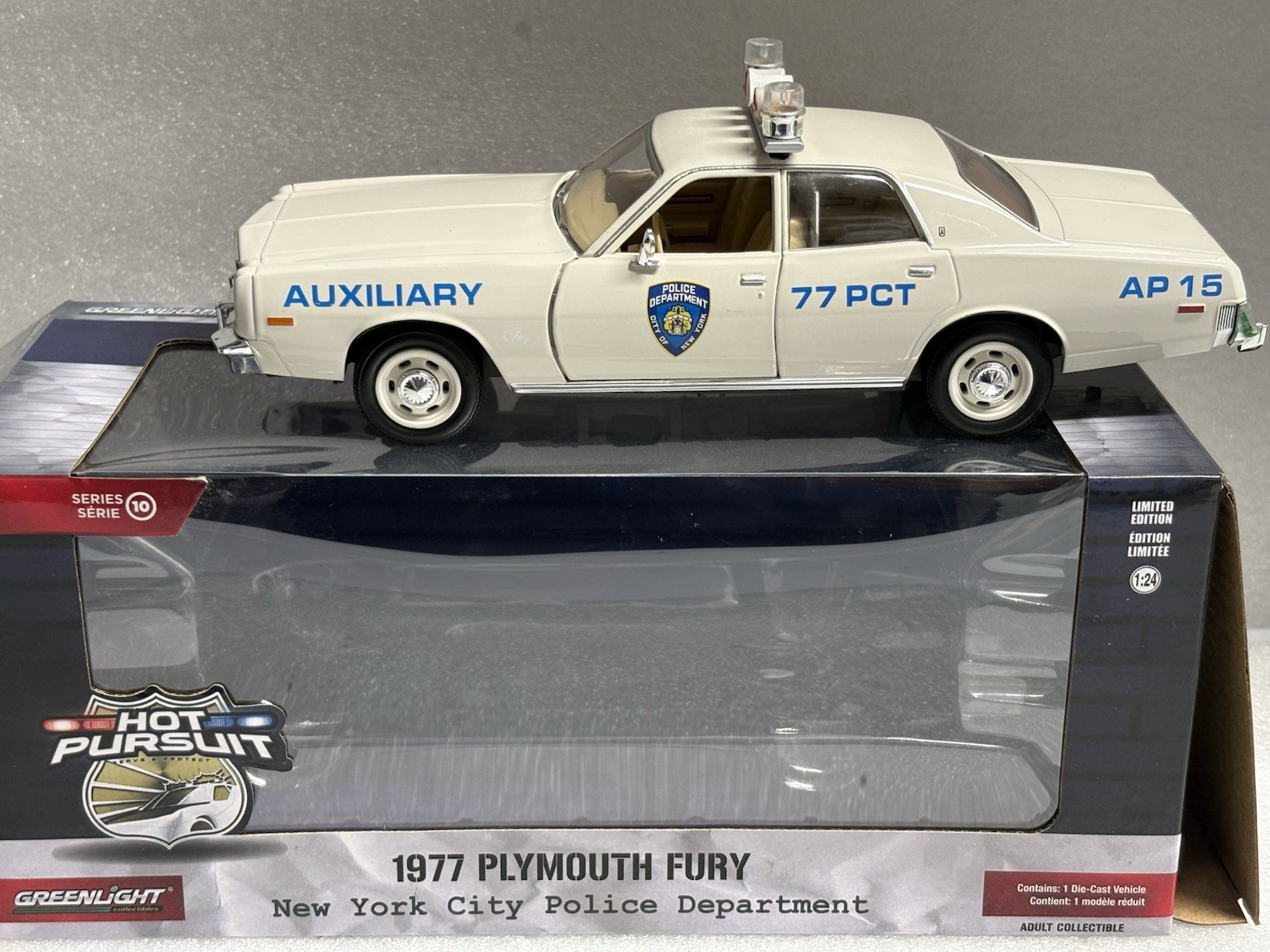 NYPD 1977 Plymouth Fury New York Police Department AUXILIARY WORKING LIGHT 1/24