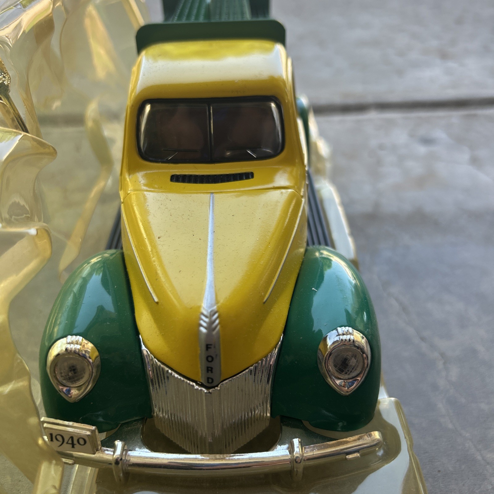 Mountain Dew Diecast With Key 1940s truck miniature car