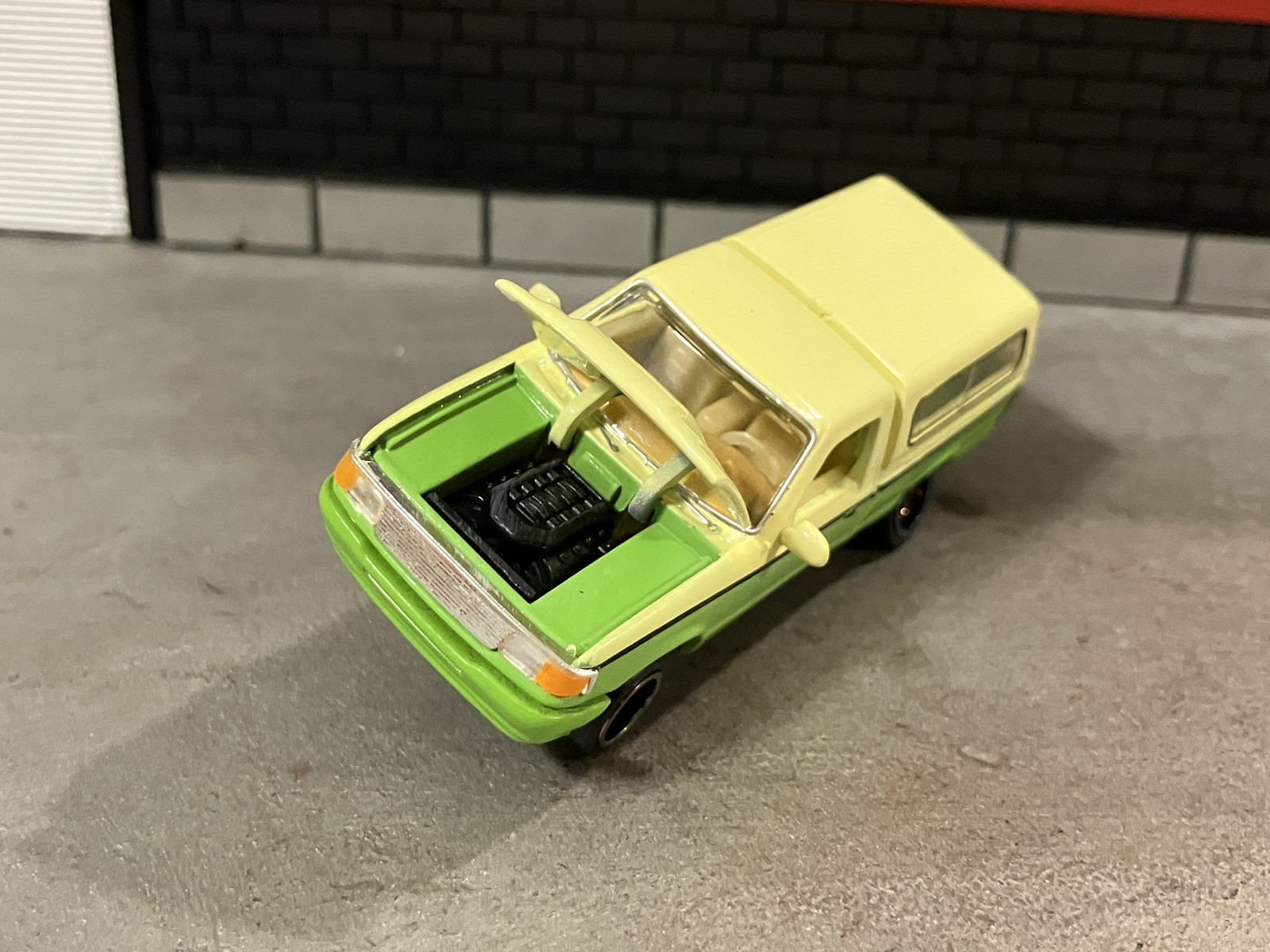 1995 Ford Ranger Lowrider 1/64 Scale Custom M2 Machines Diecast Car 3 Wheel Pose