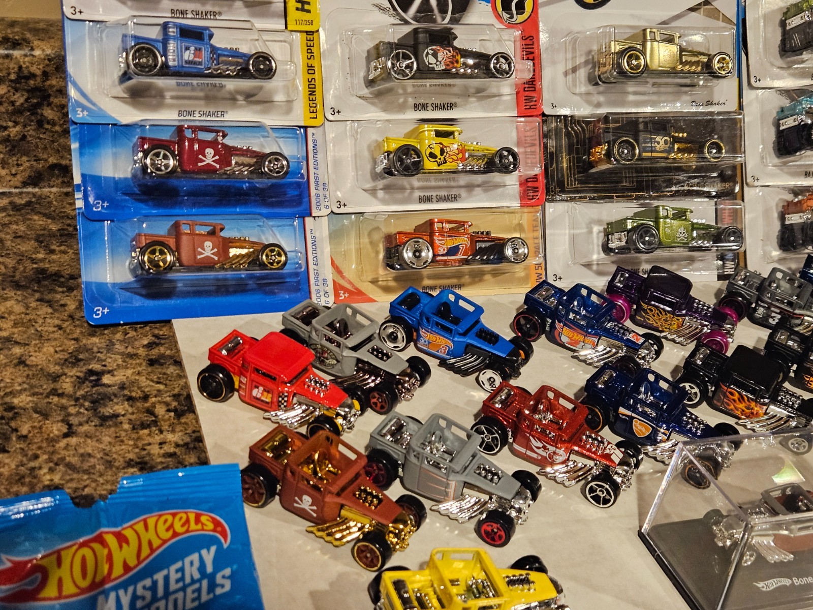 Hot Wheels Lot of 27 Bone Shaker Flames Rat Rod Larry Wood 50th Baja BM6 1:87