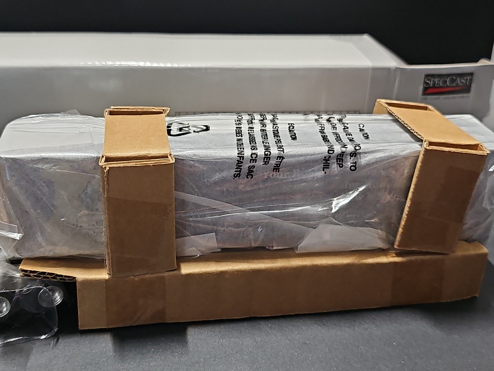 SpecCast Kenworth T-2000 J.J. Keller 1:64 Scale Diecast Truck & Trailer NIB