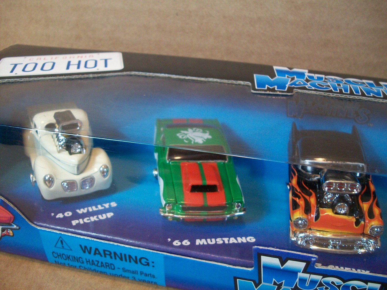 2001 Muscle Machines ~ California Too Hot ~ 5 Pack ~ 1:64 ~ Exclusive Xmas Cars