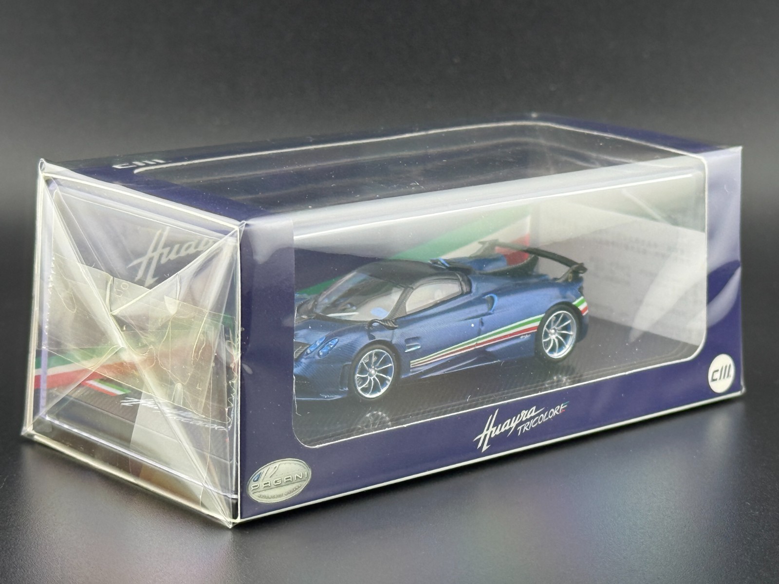 CM Model Pagani Huayra Tri-Color Carbon Blue 1/64