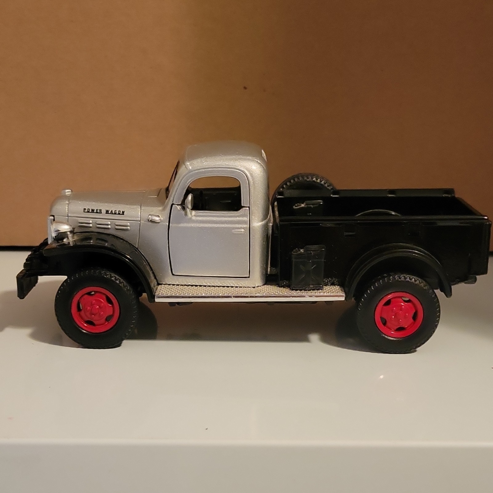 Dodge Power Wagon 1946 Pickup Truck Diecast Model Silver Black Red Wheels