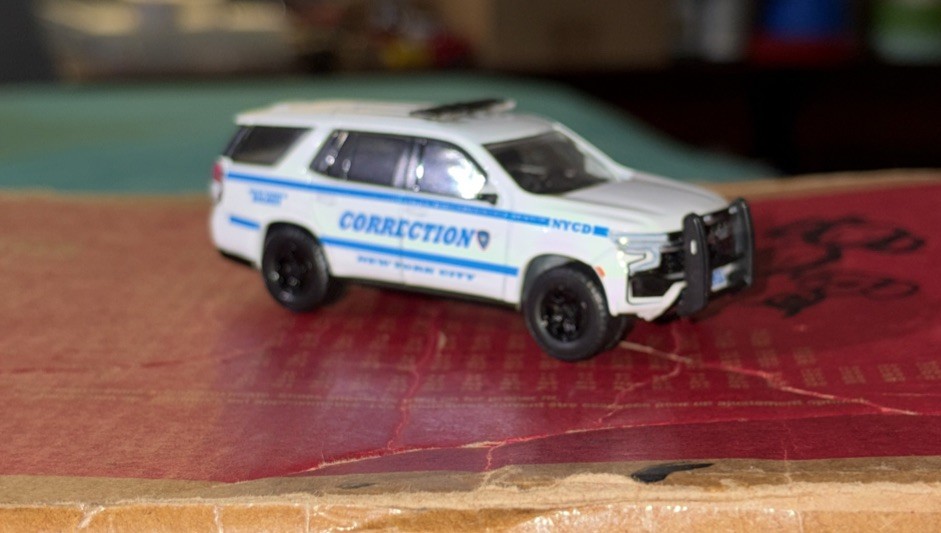1/64 Kitbash Chevy Tahoe NYCD New York City Corrections Department Transport