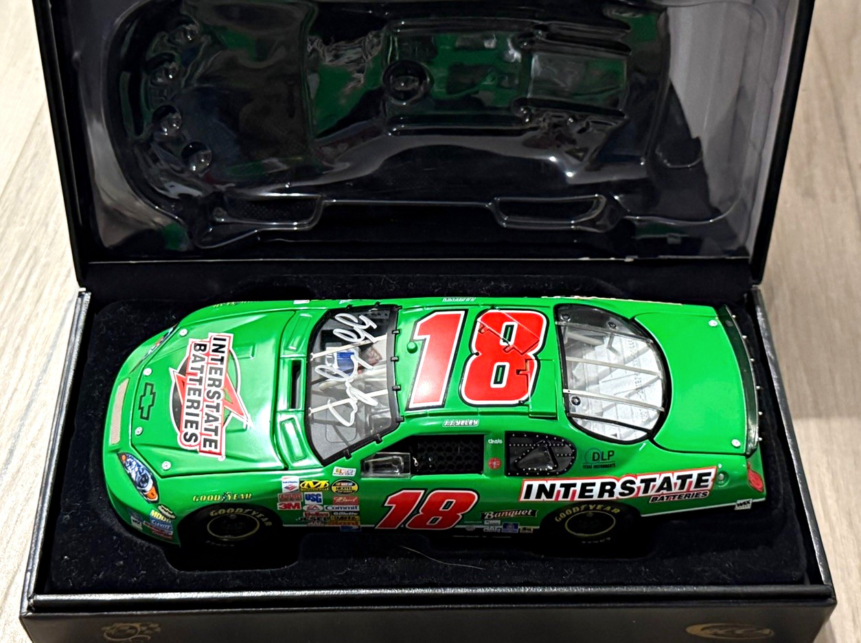 Owners Elite 1:24 #18 Interstate Batteries 2007 Chevy Monte Carlo SS Autographed