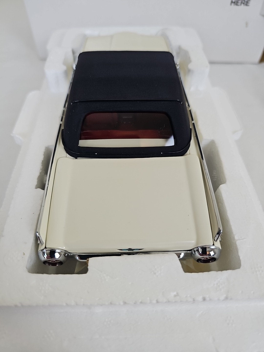 Vintage Danbury Mint 1962 Ford Thunderbird 1:24 Diecast, Removable Top