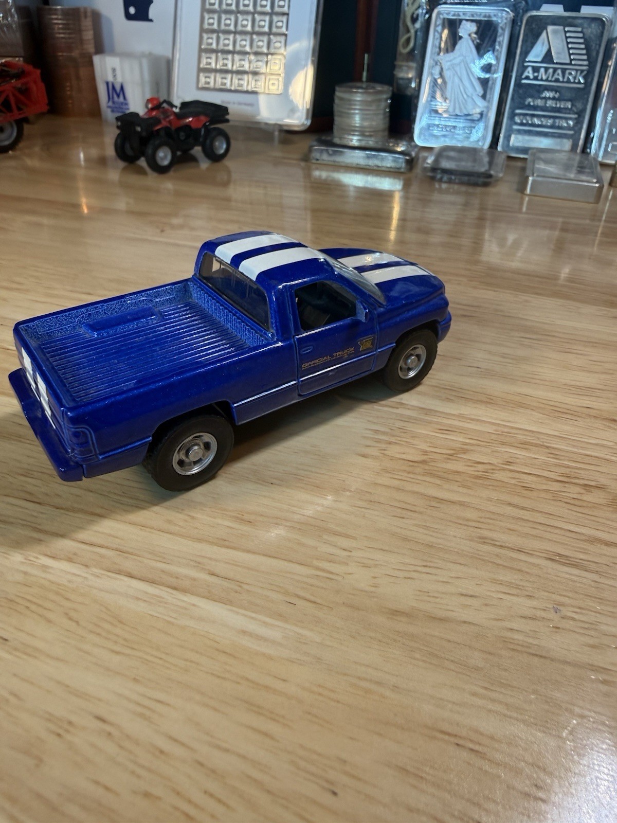 Maisto Special Edition Dodge Ram Pickup Truck Blue Stripe Diecast 1/46 Scale Toy