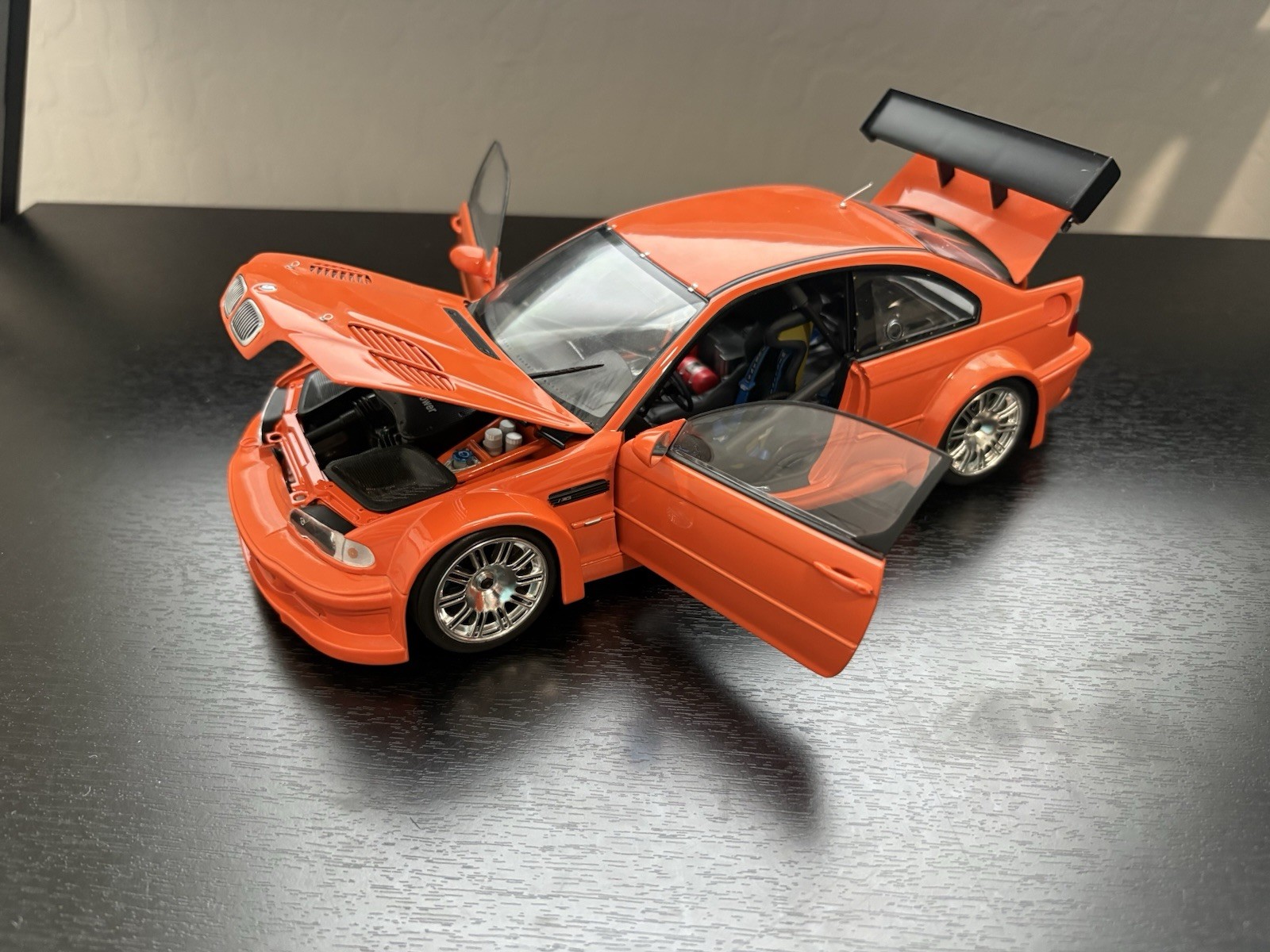 1:18 Minichamps BMW E46 M3 GTR Street 2001 – Orange