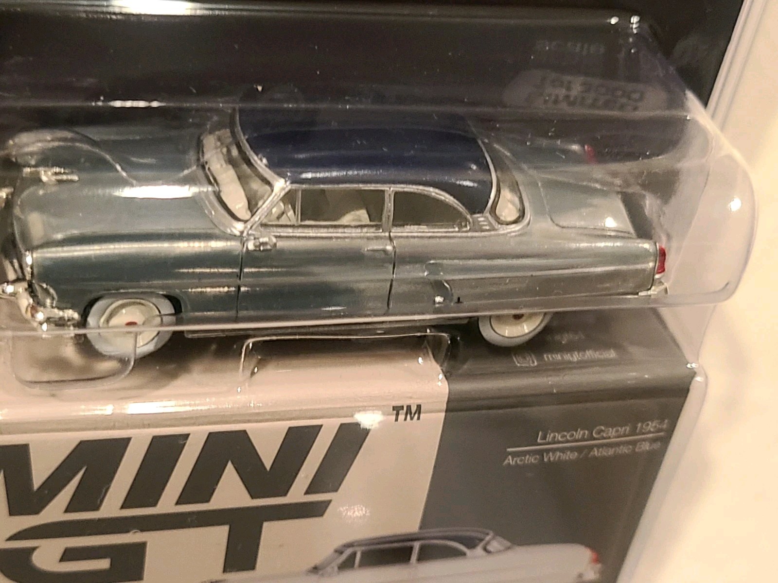 1:64 Mini GT 1954 Lincoln Capri MGT00631 Chase Car