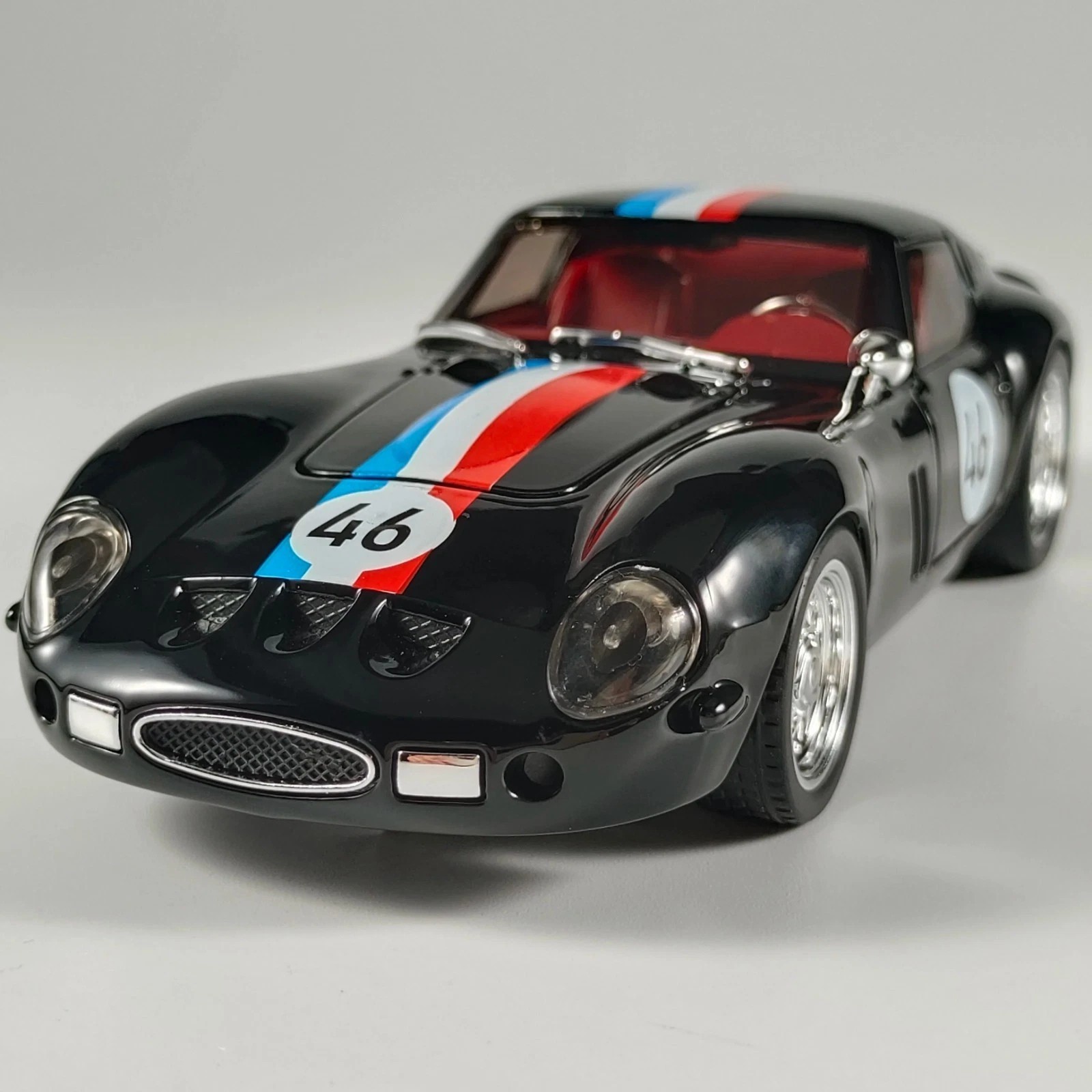 1:32 1964 Ferrari 250 GTO Diecast Alloy Car Model – Light Sound Pull-Back Toy