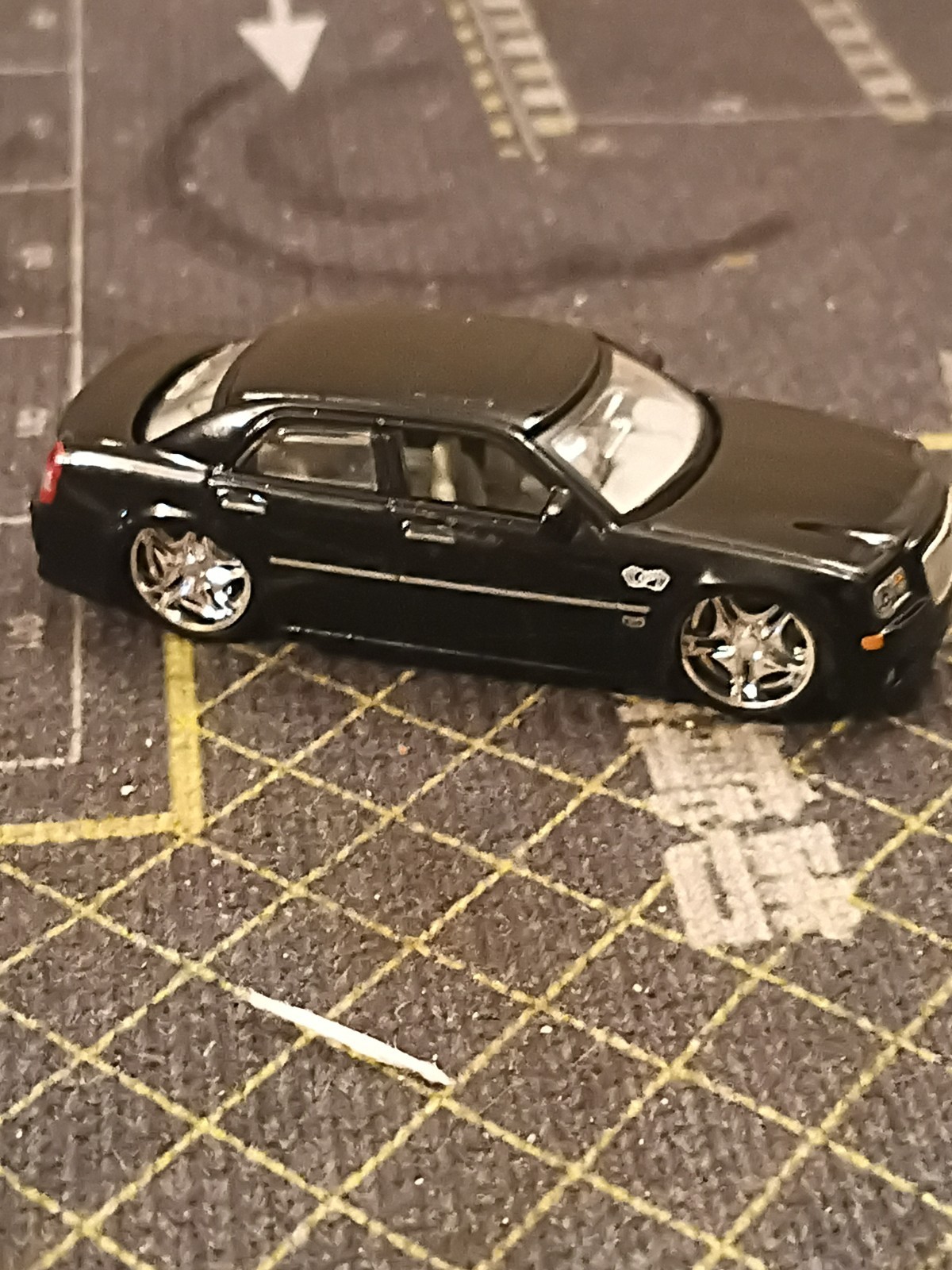 Maisto Playerz 1/64 2005 Chrysler 300C Hemi
