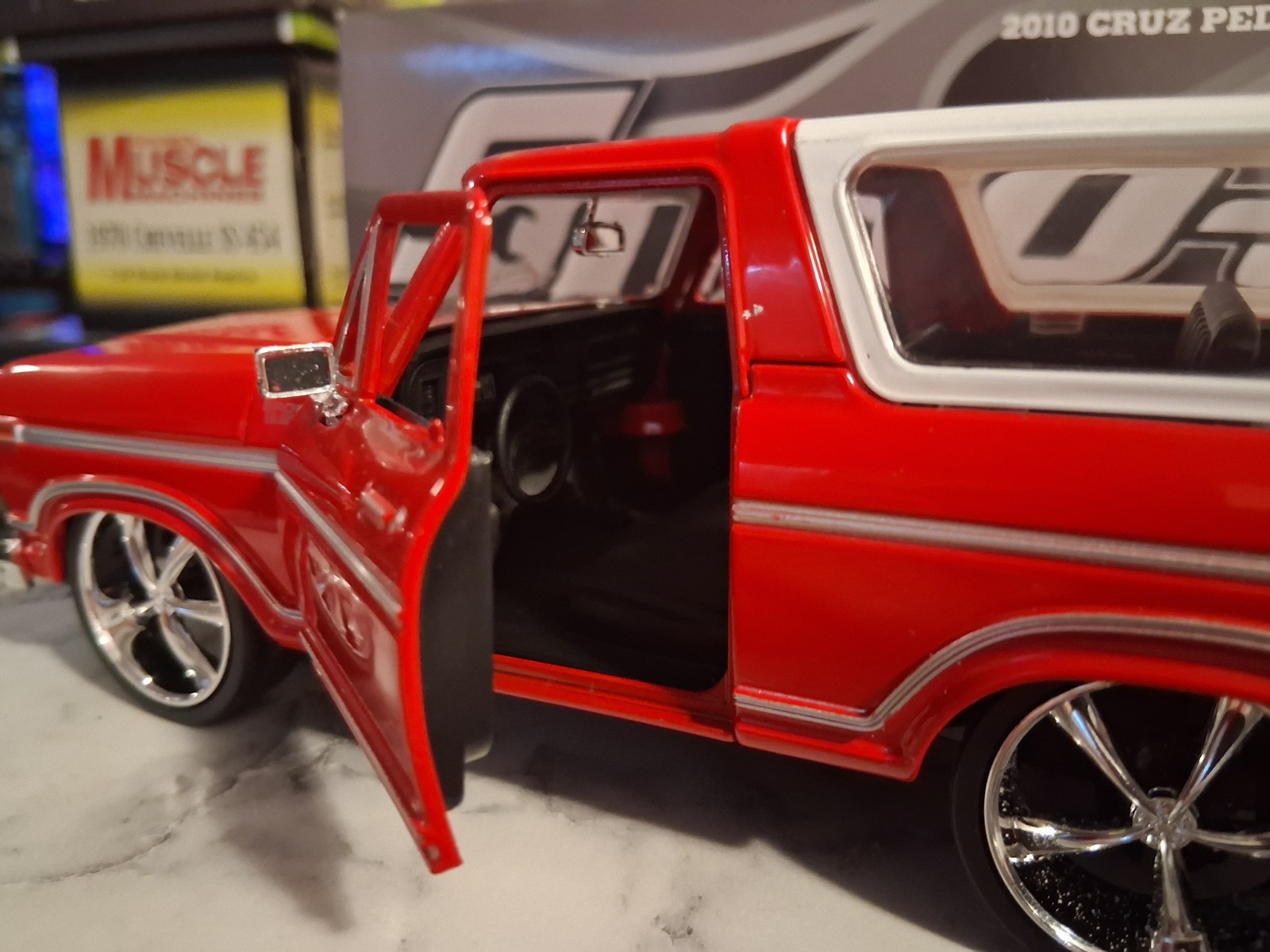 ( Custom Built) 1.24scale Diecast Custom 78 Ford BRONCO SLAMMED( Read Ad Plz)