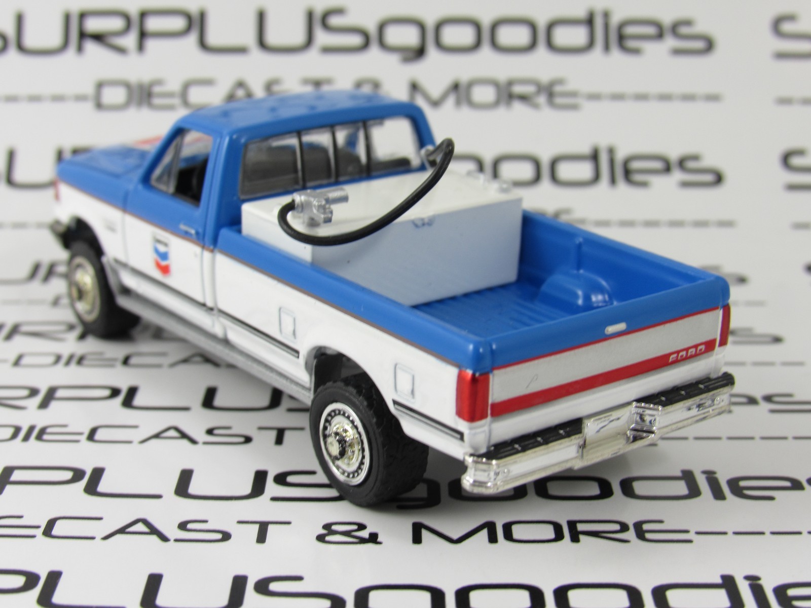 2025 Greenlight 1:64 LOOSE 1991 FORD F250 F-250 XL Farm Work Pickup Truck +Tank