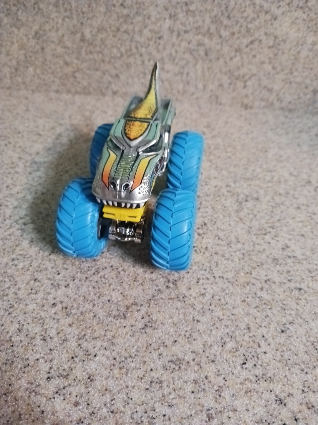 1:64 Hot Wheels Monster Trucks MEGA-WREX Beast Bashers Die Cast And Plastic