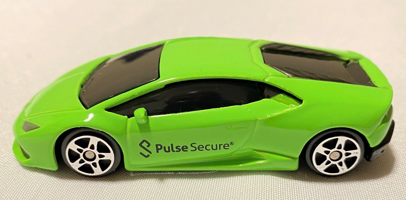 NWOB Maisto Lamborghini Huracan LP Pulse Secure Green Cars Toys Diecast