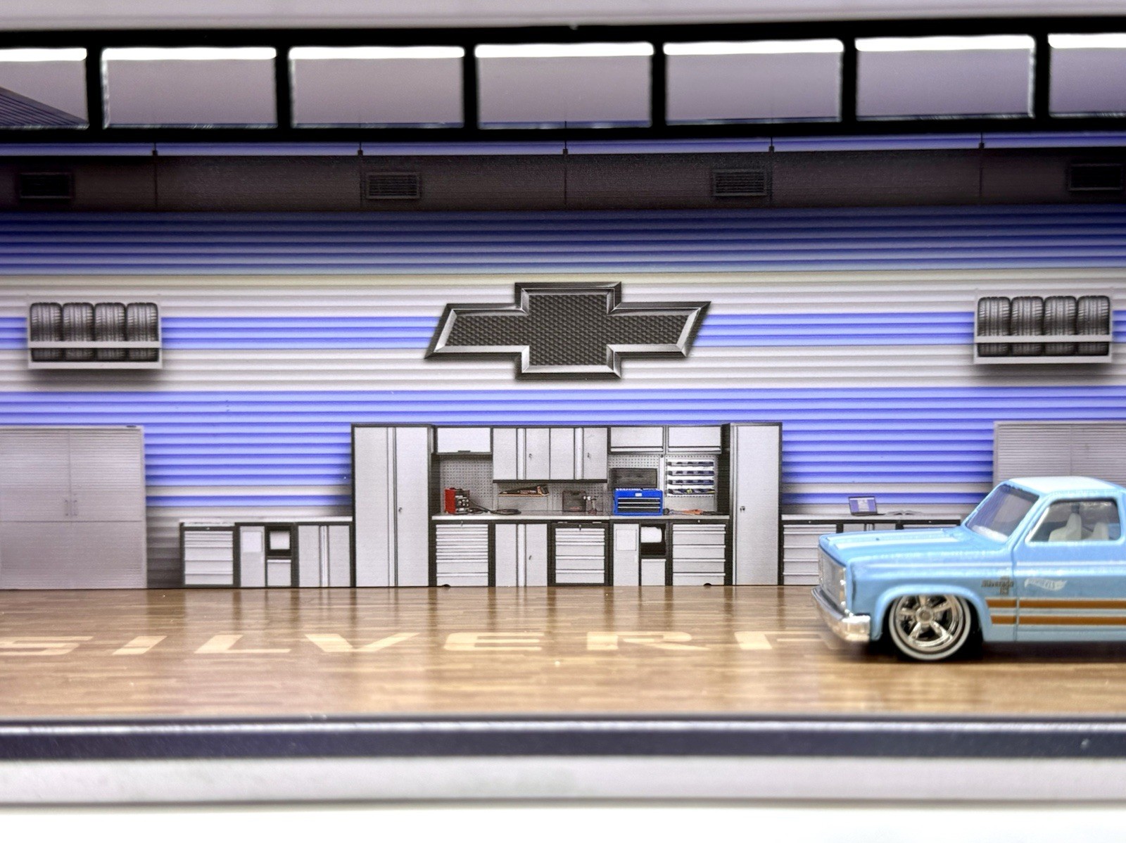 Light Blue 83 Silverado HW Theme Diorama 1:64 Scale Model Garage LED Lighting!